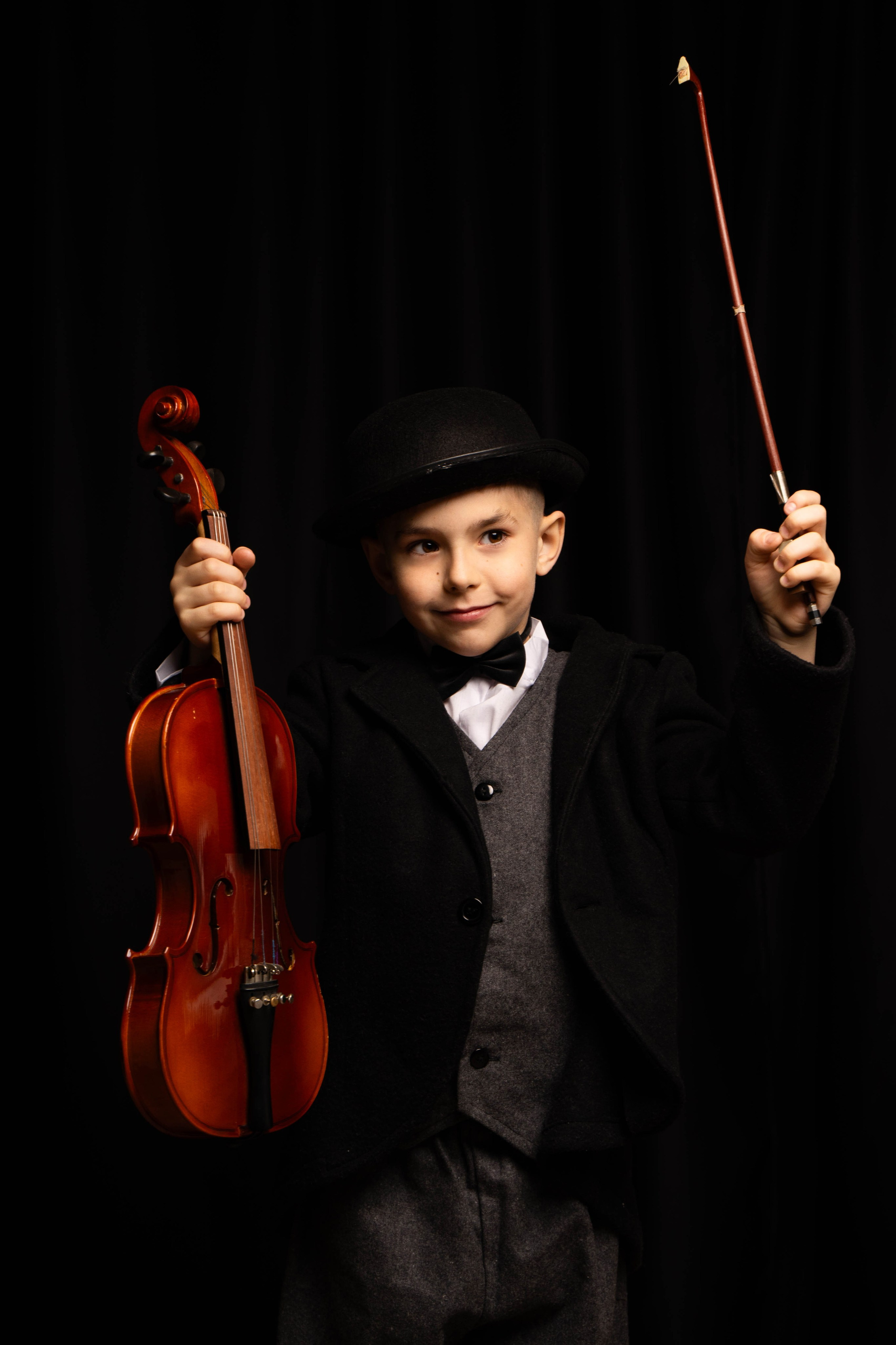 Артем в образе Ч. Чаплина. Студия детской фотографии