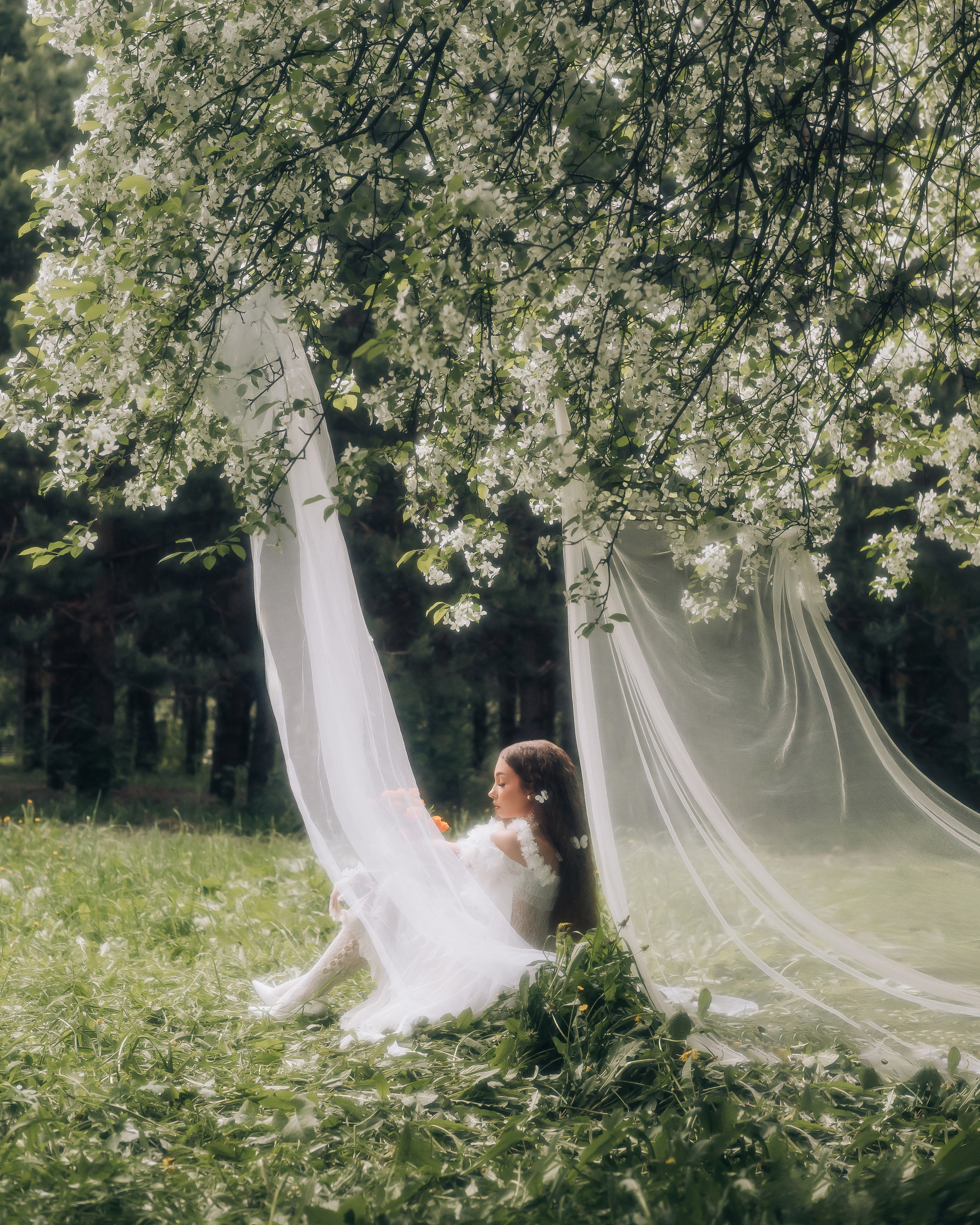 Весенняя фотосессия в яблонях