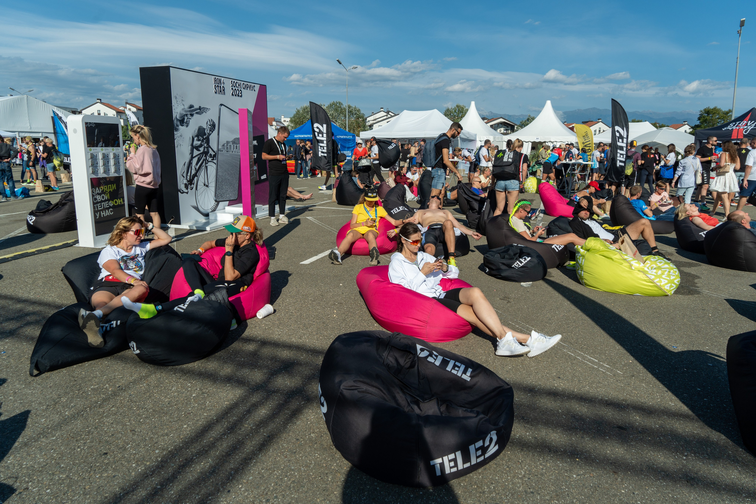 Фотоотчет партнерской интеграции для компании TELE2 на фестивале Ironstar. Репортажный фотограф в Красной Поляне и Сочи Павлюченко Екатерина