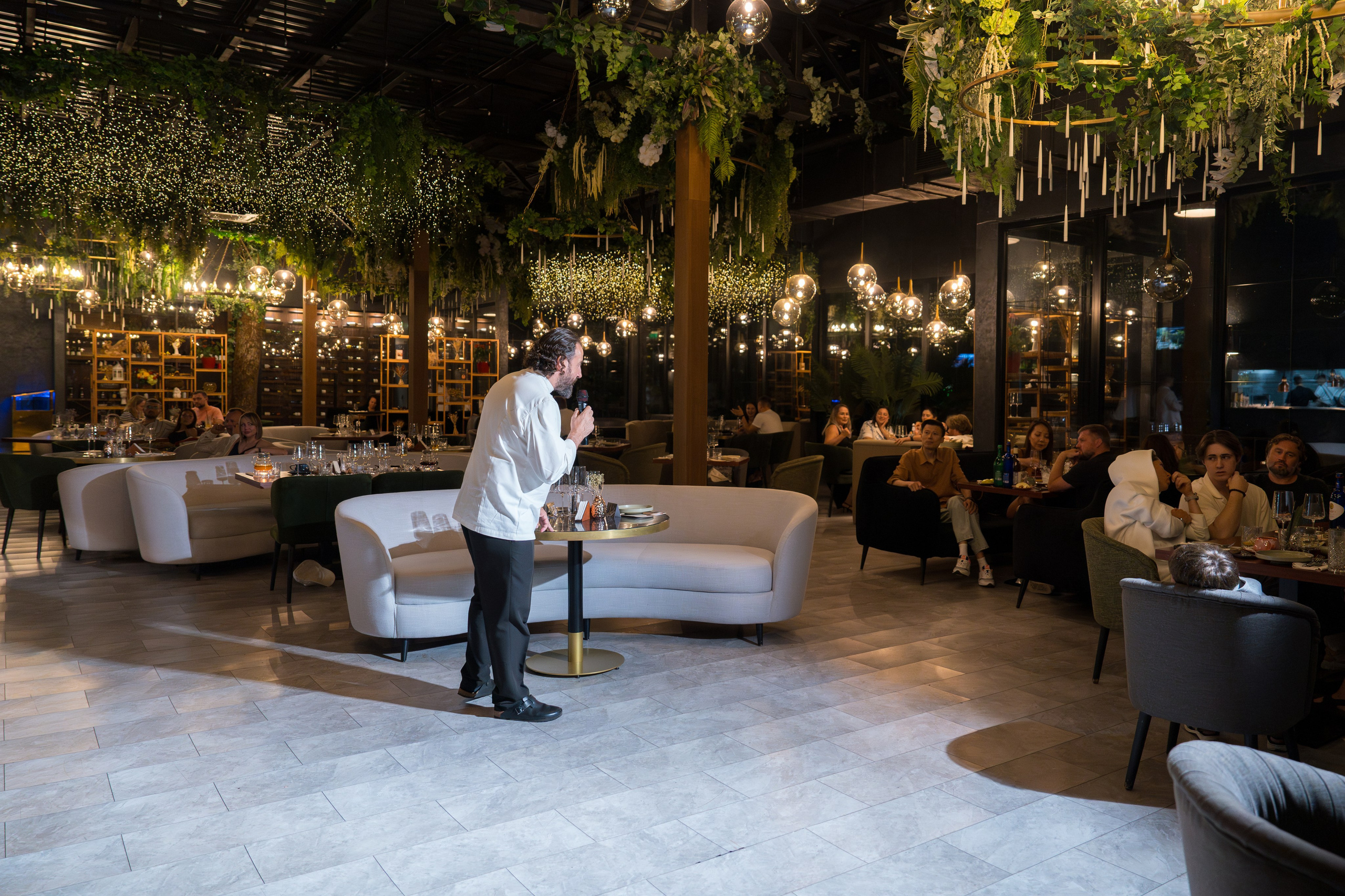 Гастрономический ужин «Лесная Италия» с Мирко Дзаго в ресторане RiverSide. Репортажный фотограф в Красной Поляне и Сочи Павлюченко Екатерина