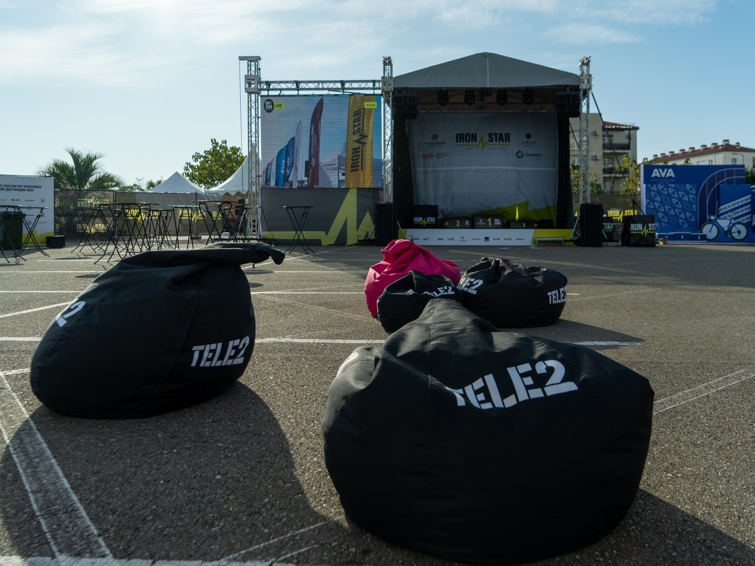 Фотоотчет партнерской интеграции для компании TELE2 на фестивале Ironstar. Репортажный фотограф в Красной Поляне и Сочи Павлюченко Екатерина