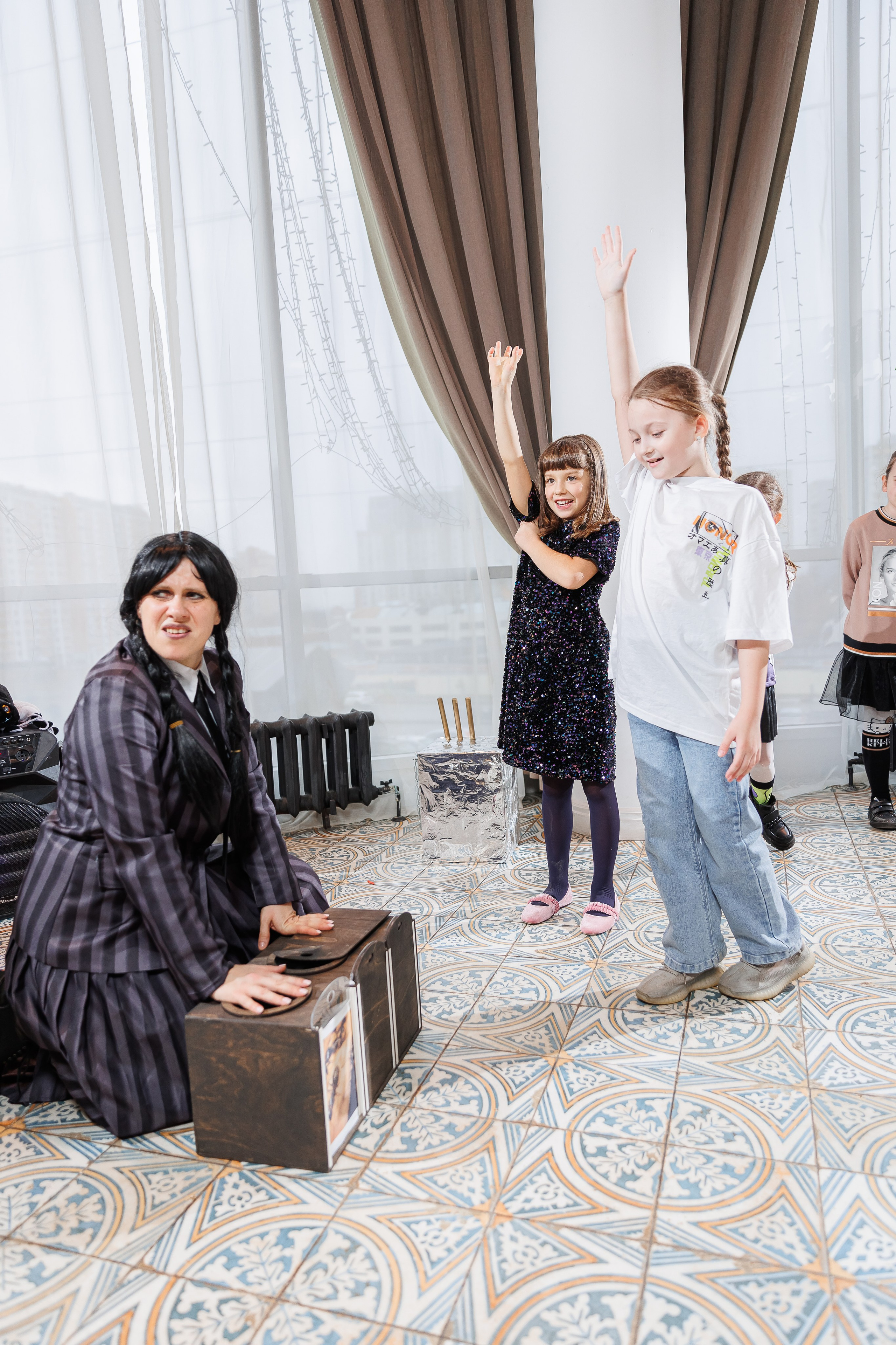 День рождения Насти «Венсдэй во Вкусотеррии». Семейный и детский фотограф Комина Елена, Власиха, Одинцово