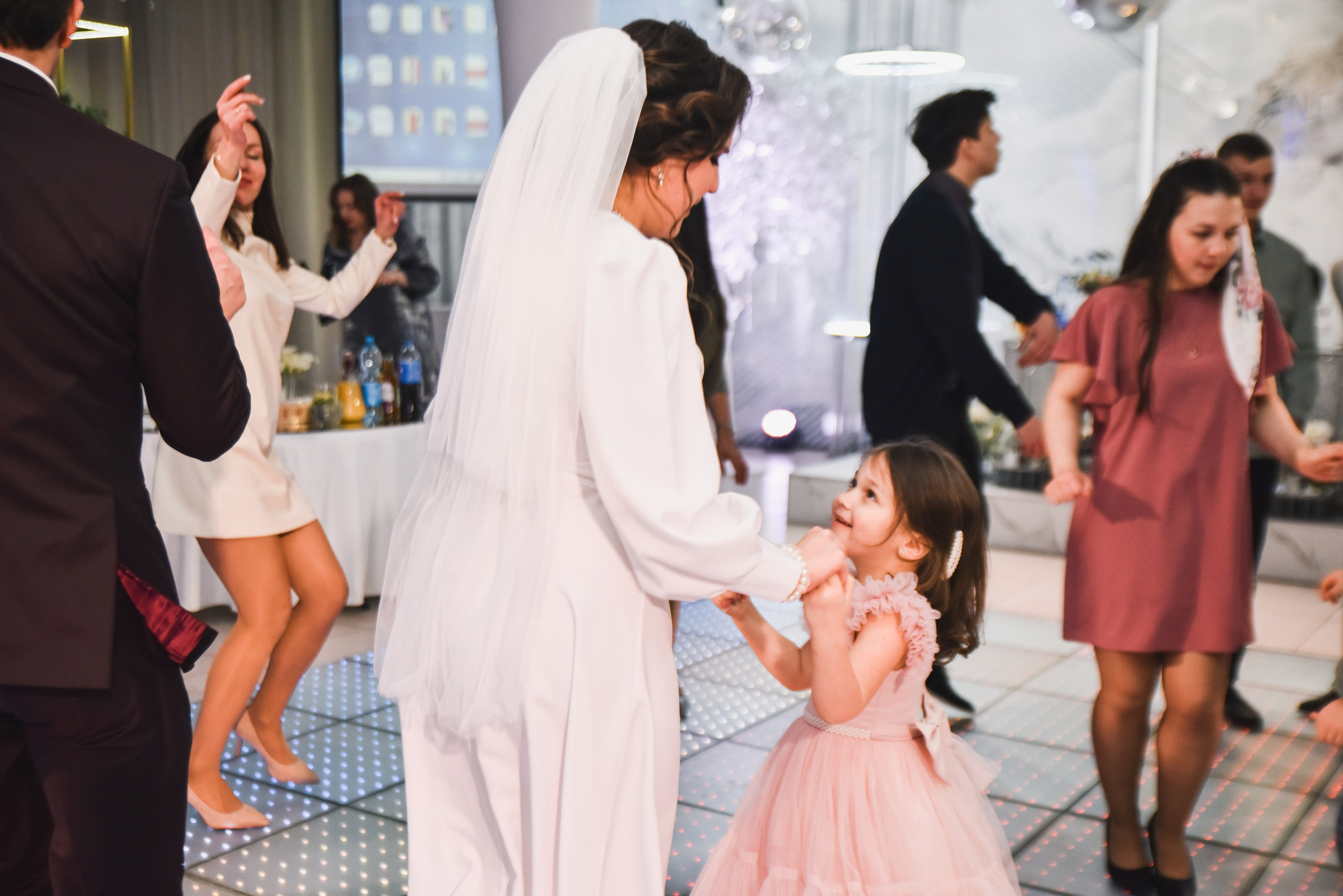 Василиса и Артём. Фотограф Таина Комбарова