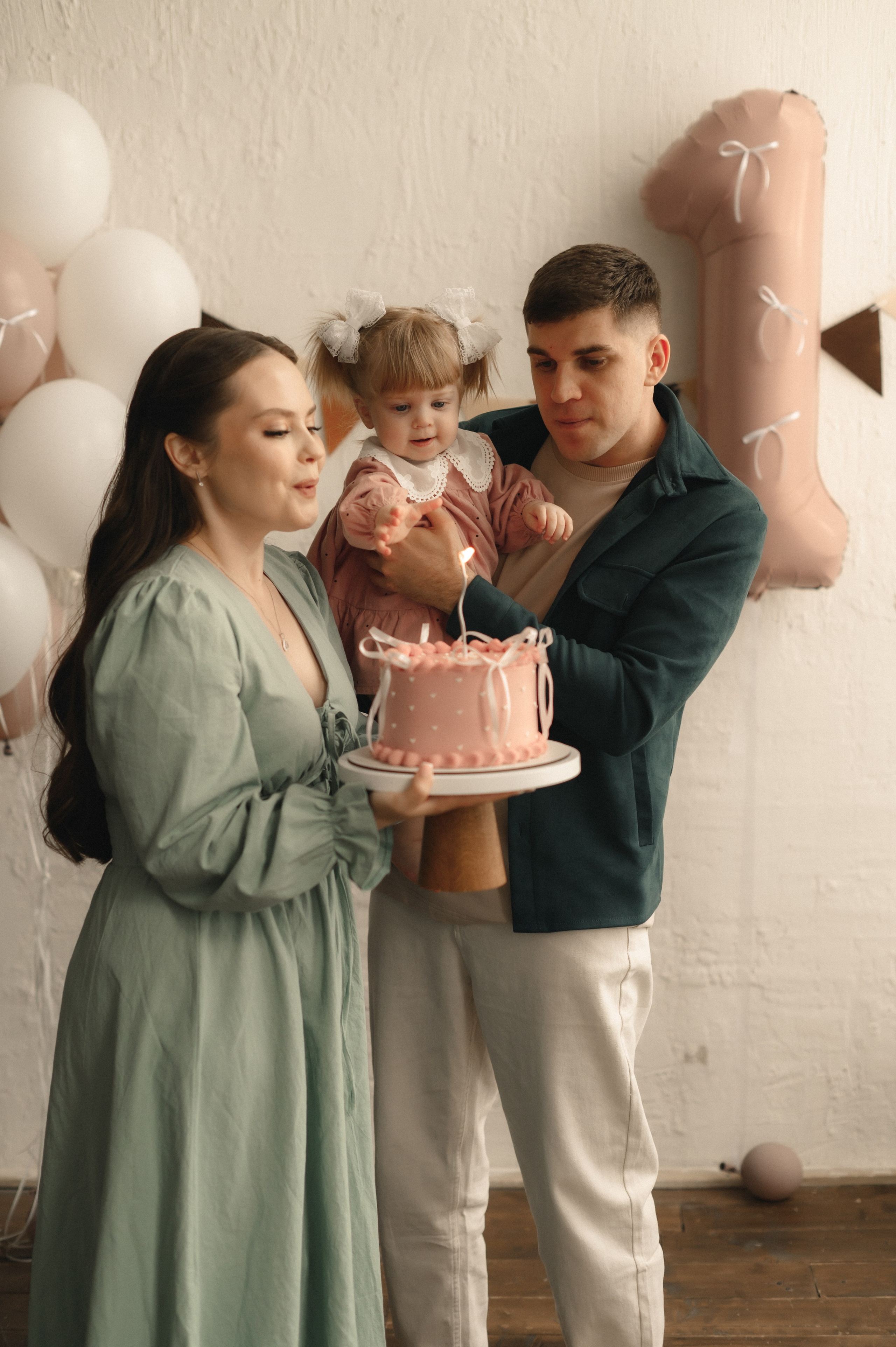 Годик Аделине. Студийная съёмка. Семейный фотограф в г. Ставрополь, Сорокина Мария