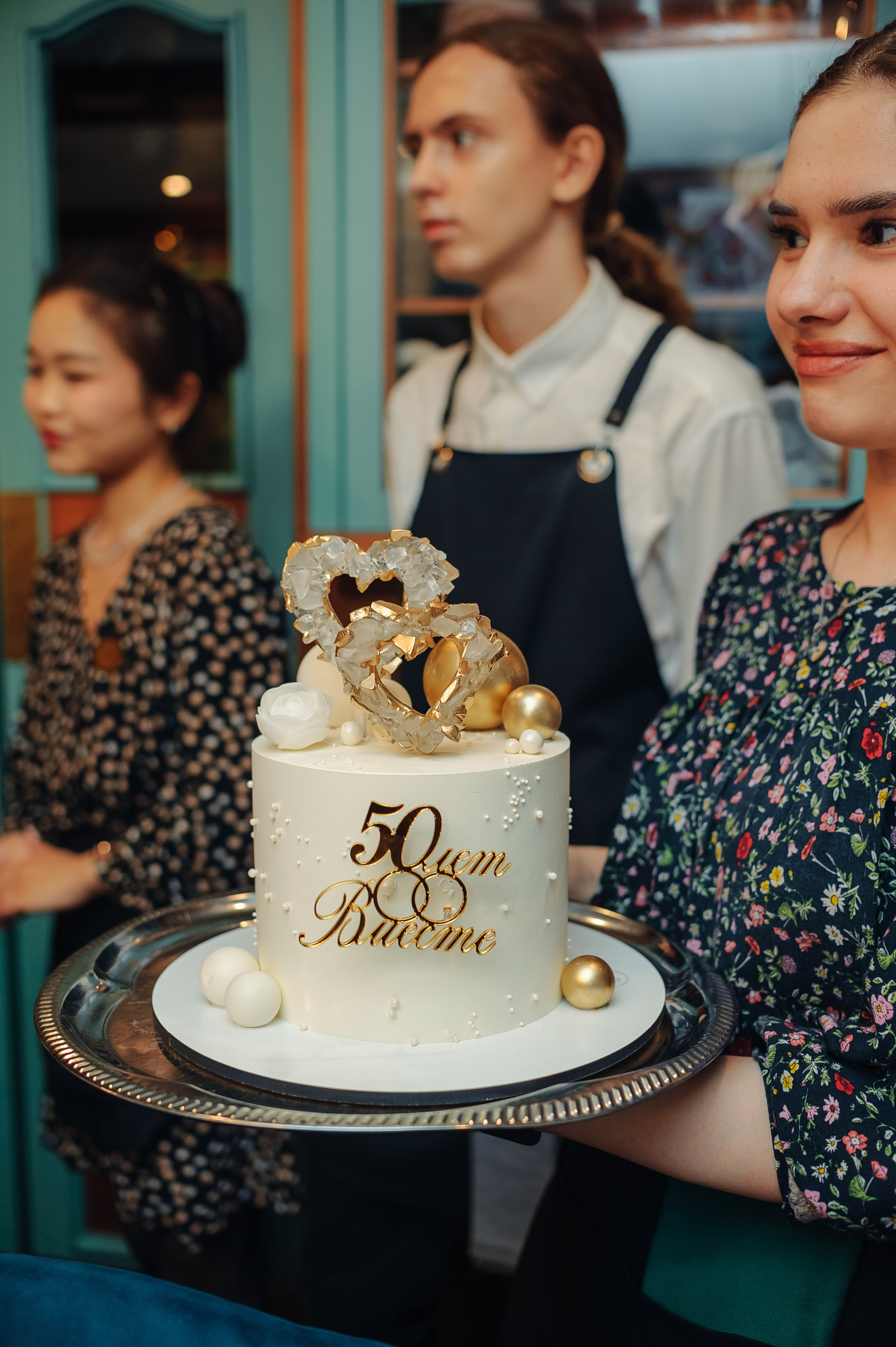 Тихий семейный праздник в ресторане Подкова. Свадебный фотограф в Екатеринбурге Артём Зайнетдинов