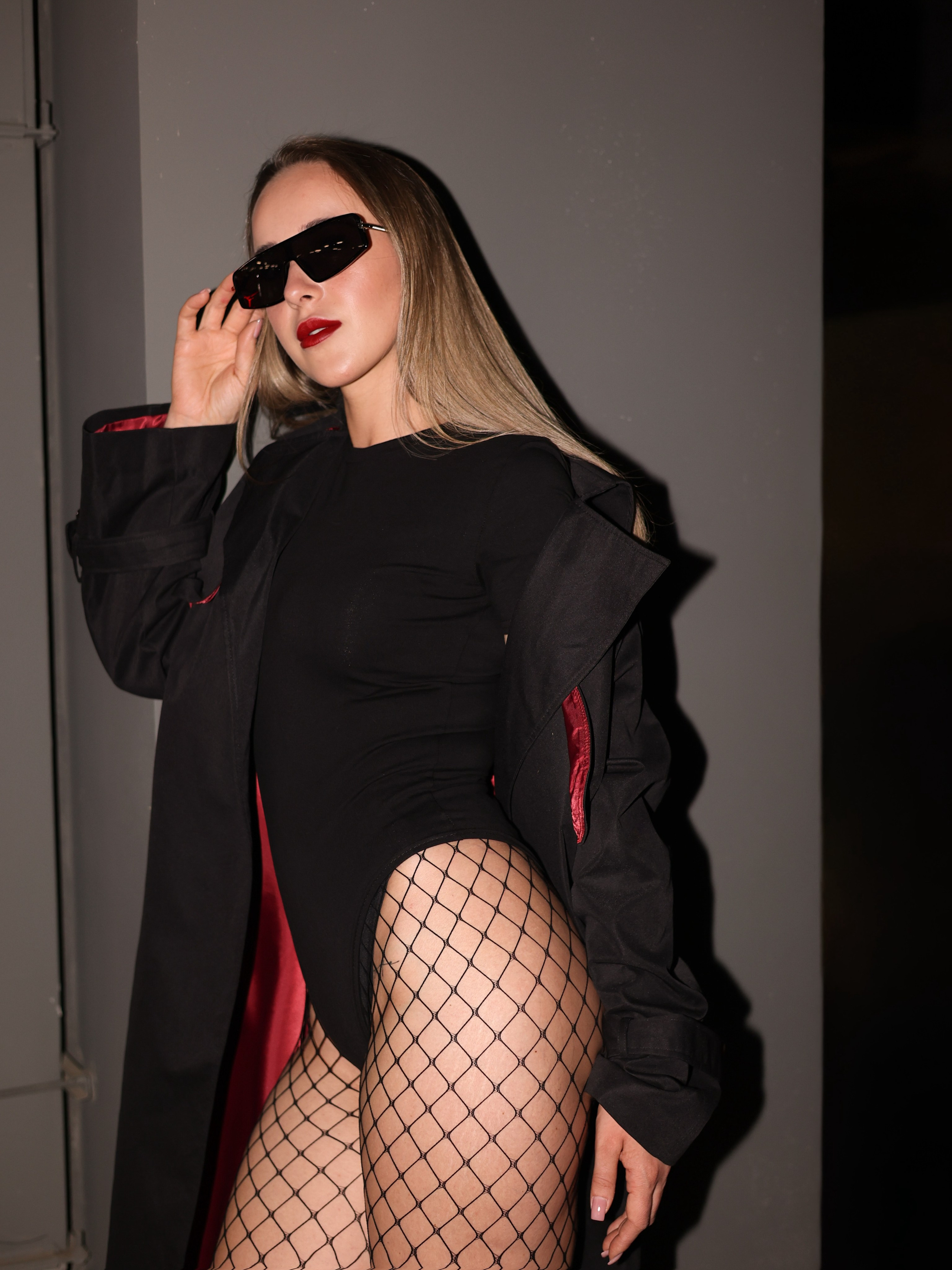 Майя на парковке. Фотограф ANNA GEREIHAN