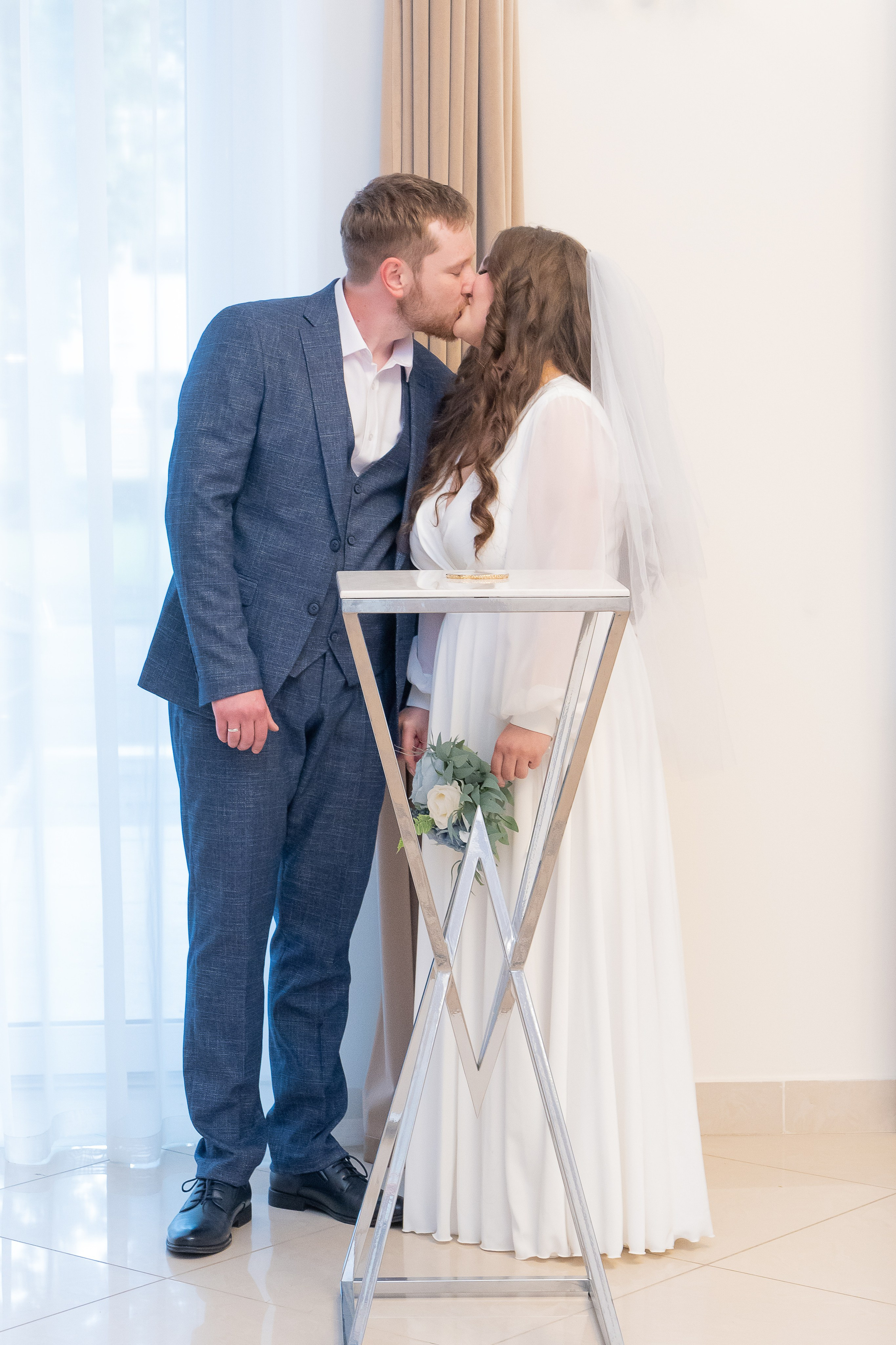 Таня и Вова. Регистрация и прогулка. Репортажный и интерьерный фотограф Александра Солдатова