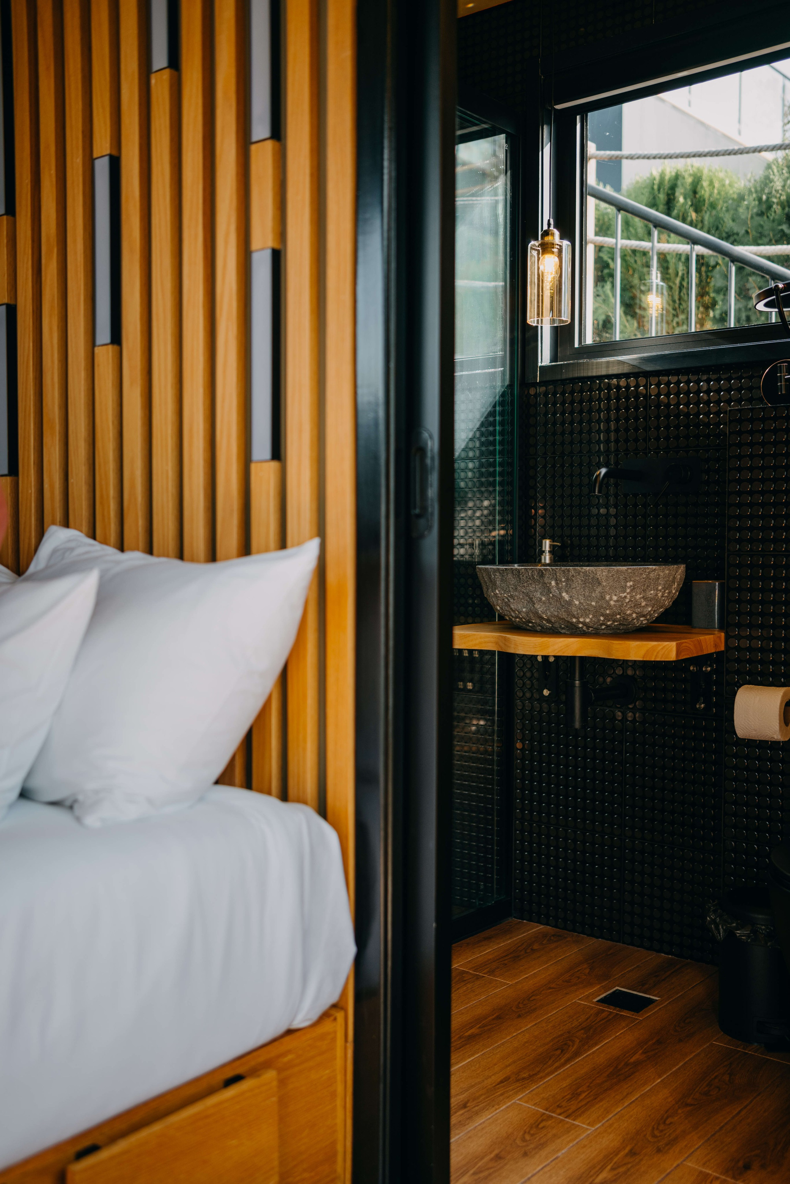 Интерьерная съемка отельного номера. Портретный и свадебный фотограф в Тбилиси • xeniqo