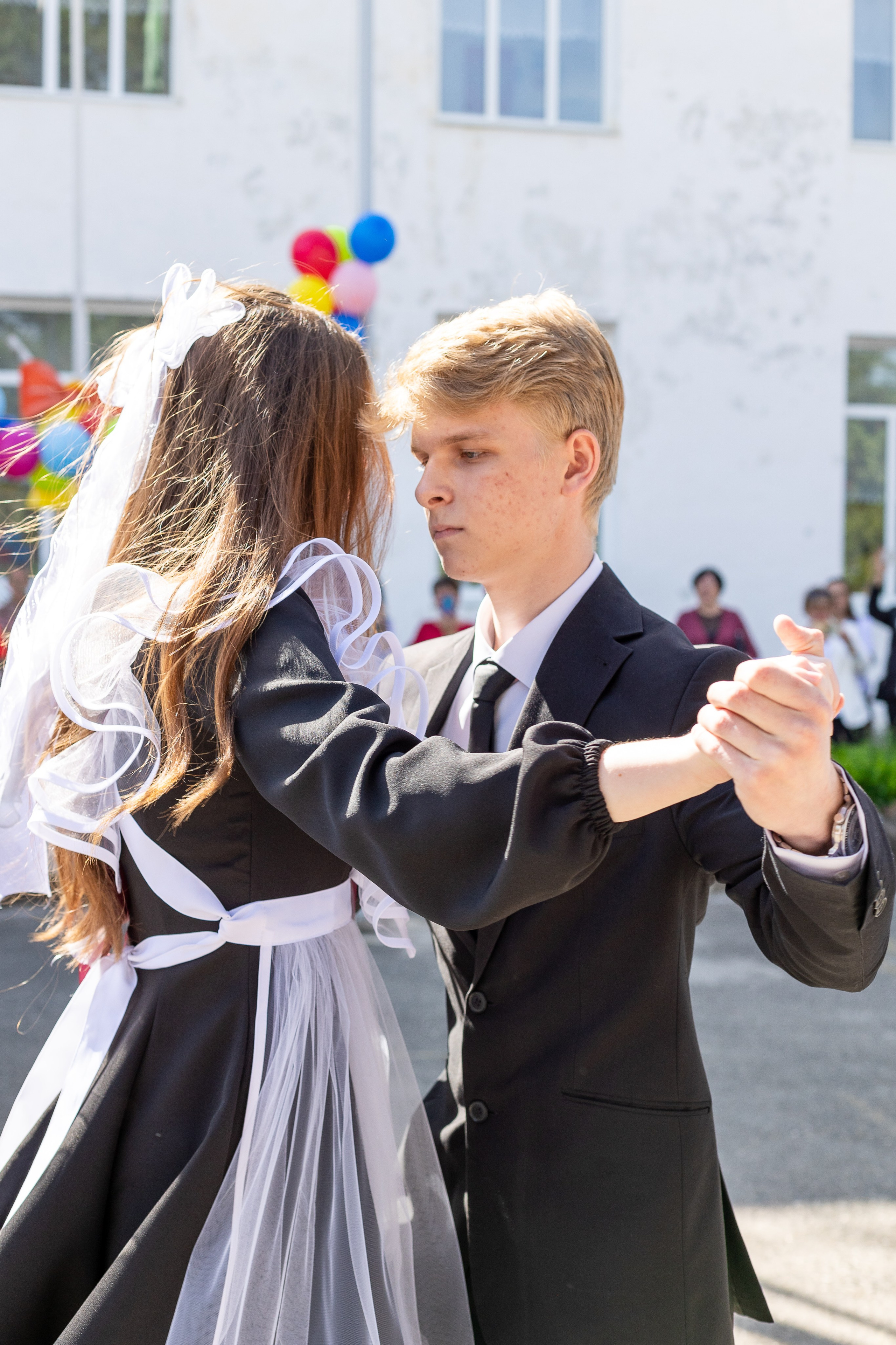 Последний звонок. Выпускные альбомы Майкоп, Краснодар Елена Золотарева