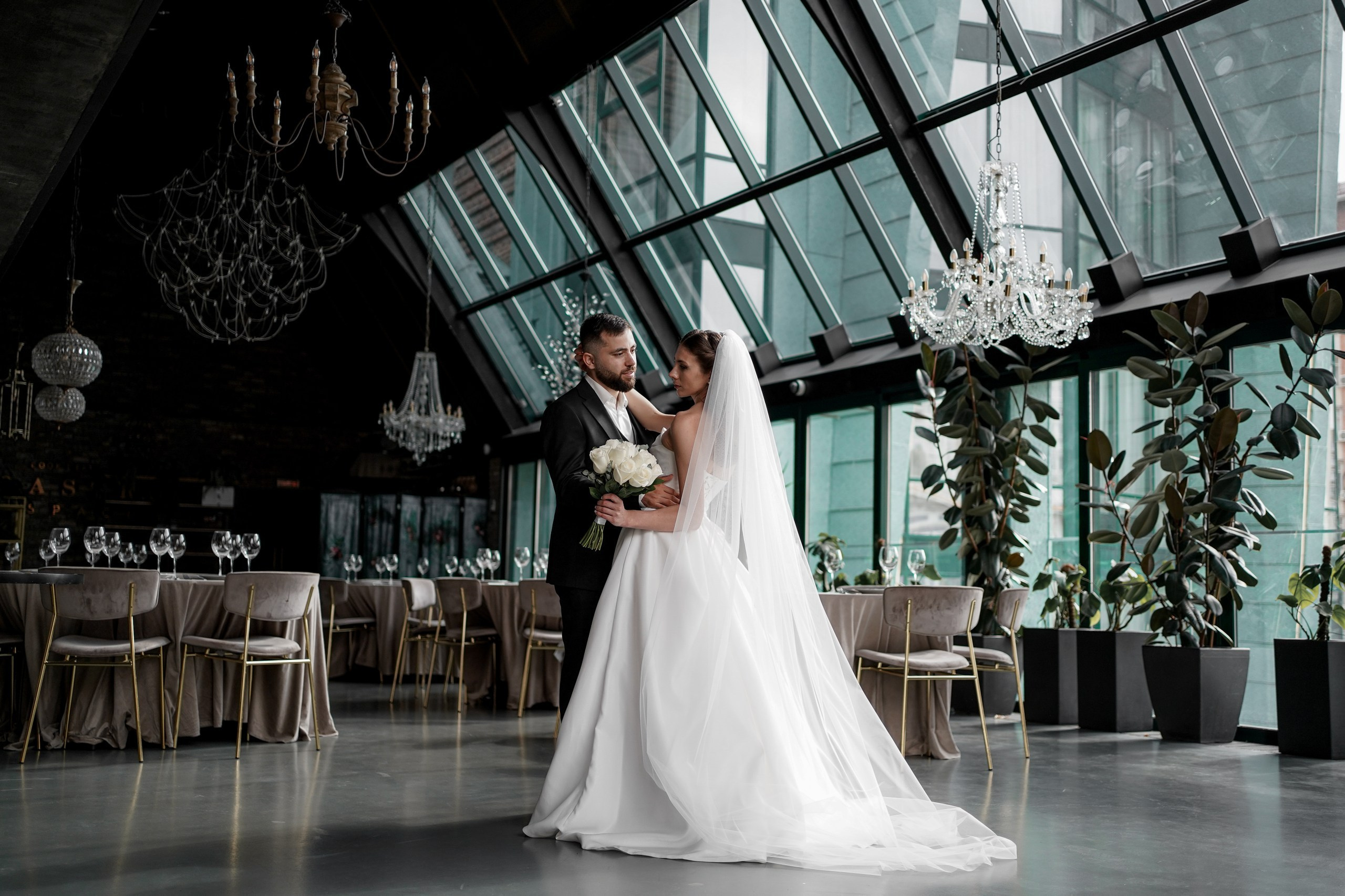 Виктория и Тарон в отеле Арка. Свадебный фотограф Ростов-на-Дону. Свадебный фотограф в Ростове-на-Дону. Таинство Крещения и Венчания, семейные фотосессии. Алёна Чёботова