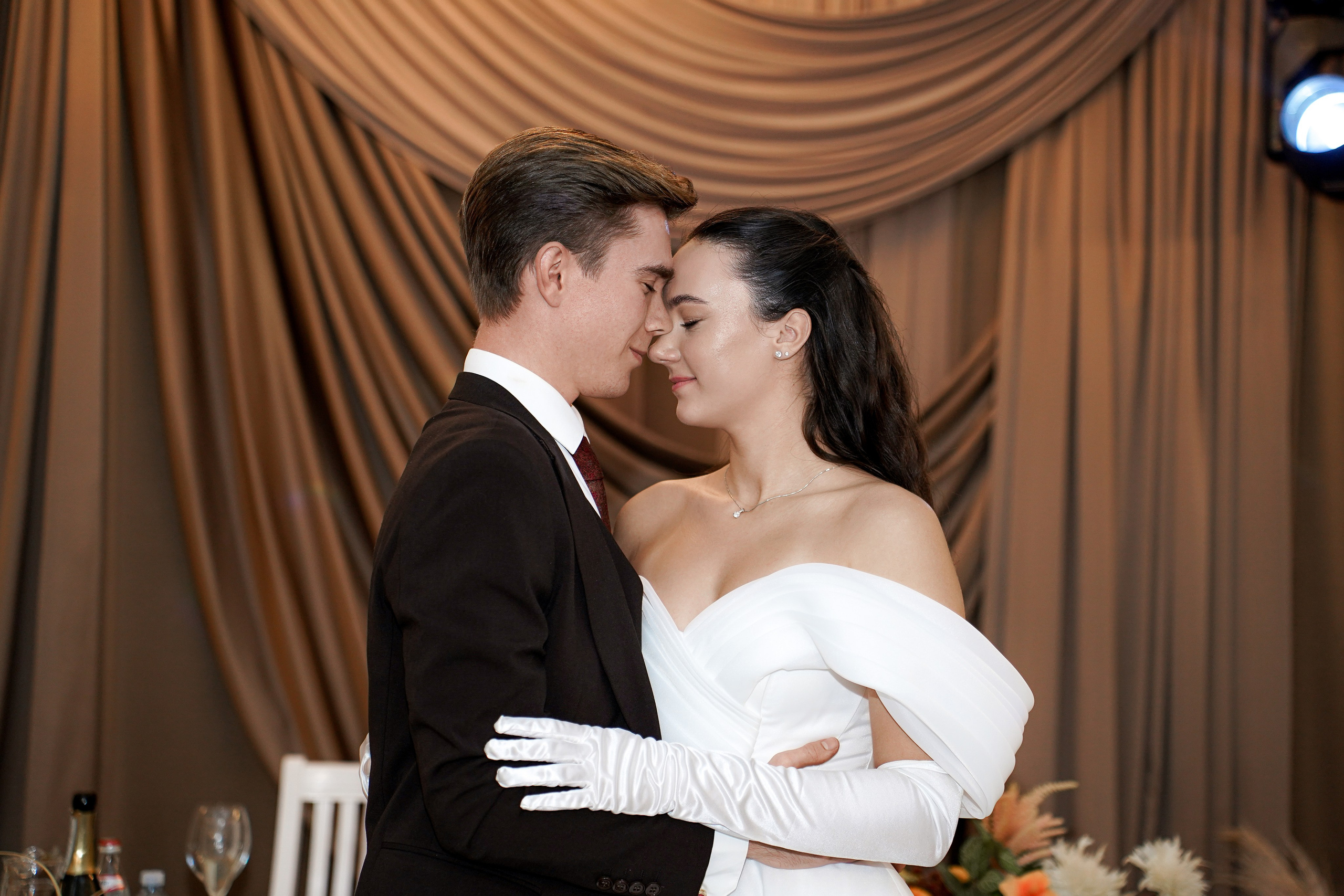 Свадебный банкет в беседке. Свадебный фотограф в Ростове-на-Дону. Таинство Крещения и Венчания, семейные фотосессии. Алёна Чёботова