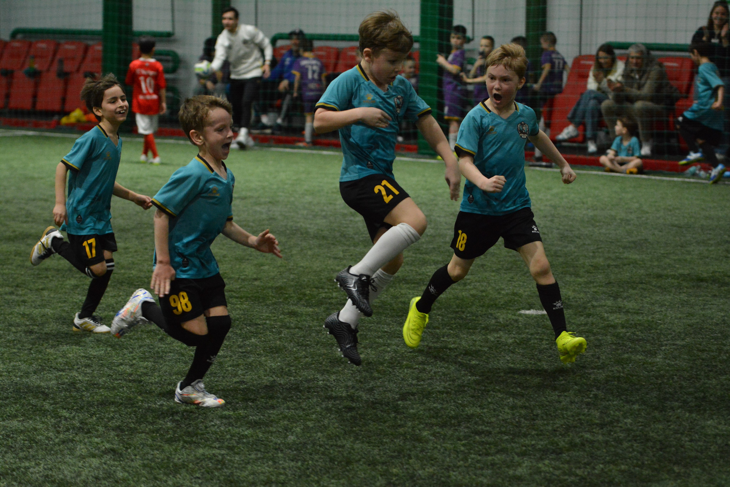 Футбол. F/8 and be there — оказаться в нужном месте и поймать момент