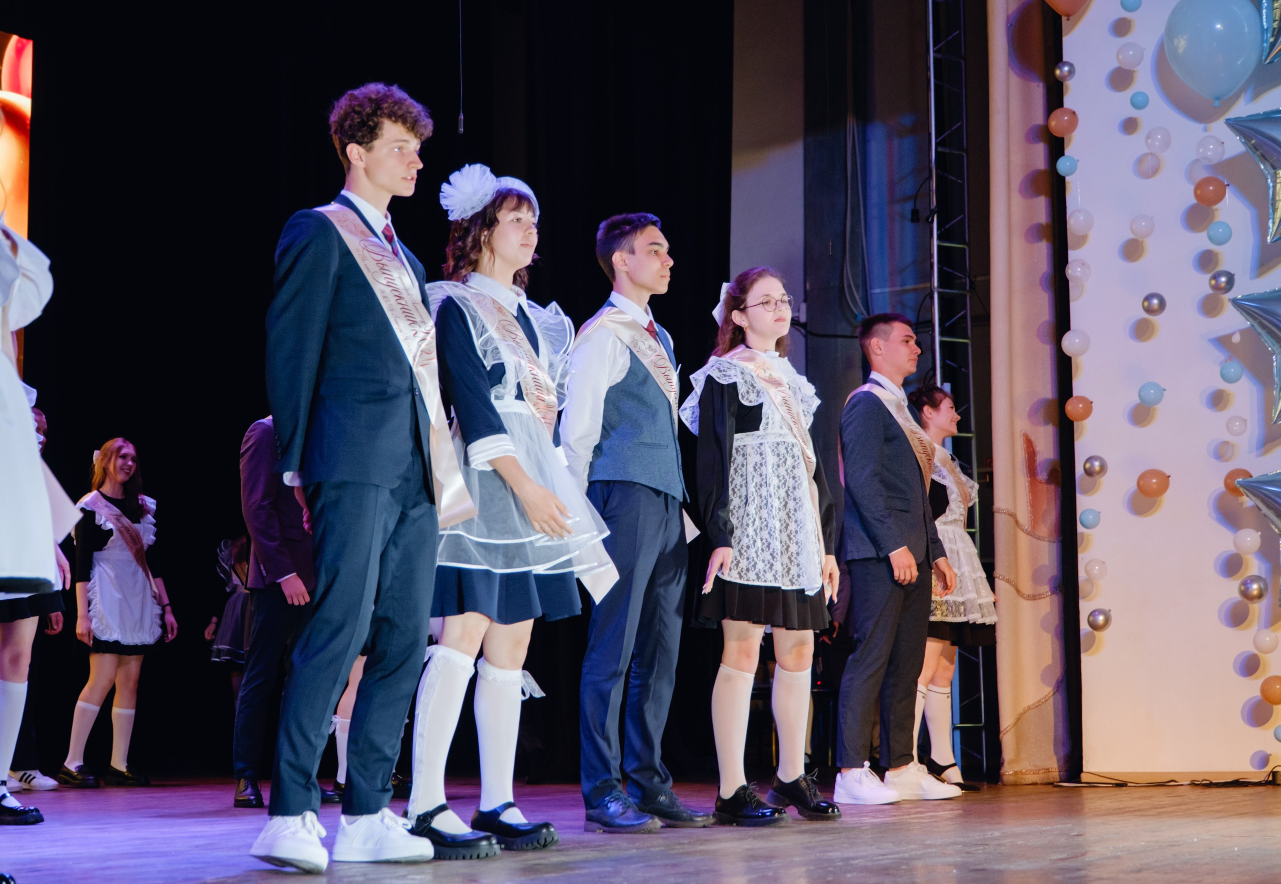 Последний звонок 11 класс. Фотограф Софья Володкина