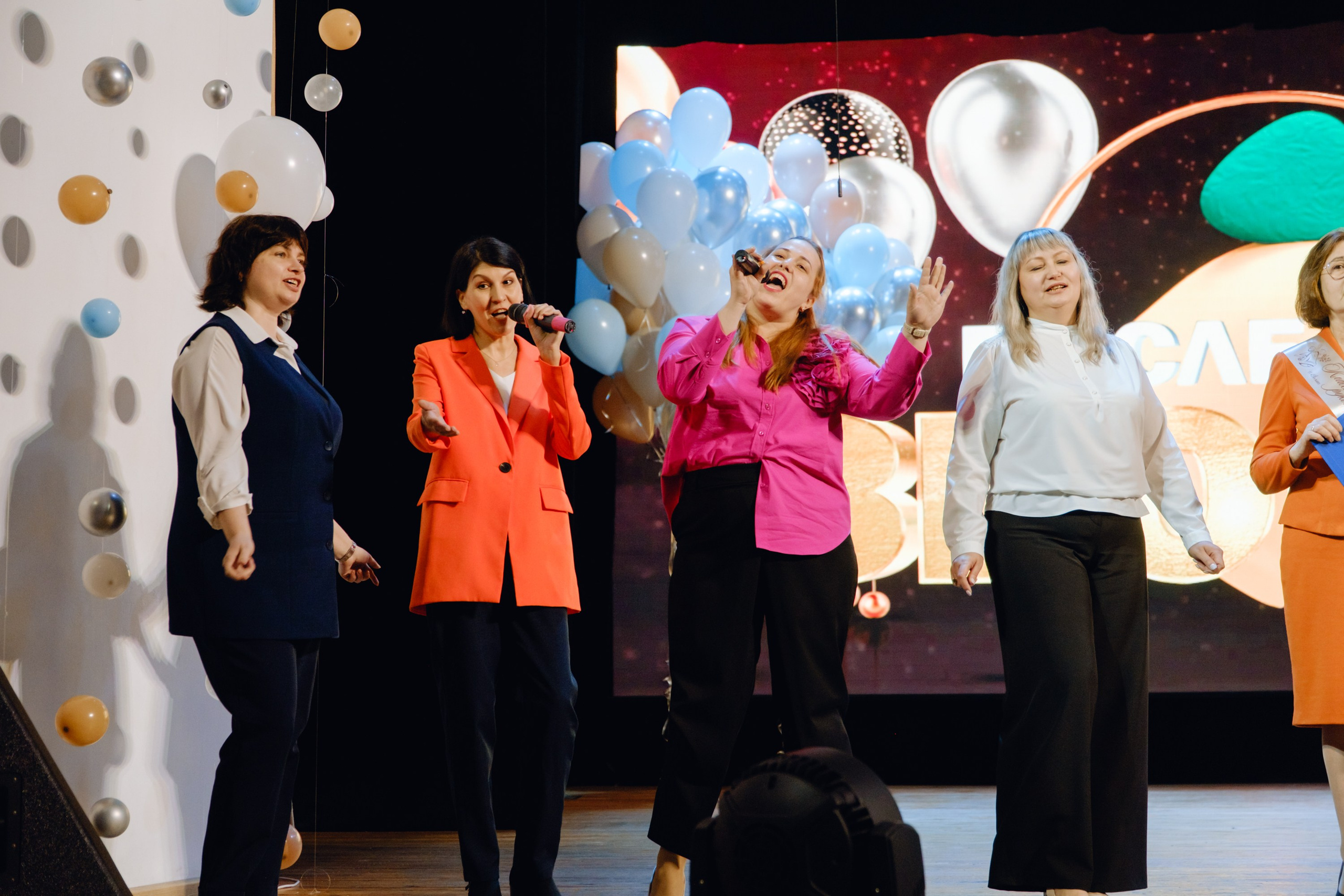 Последний звонок 11 класс. Фотограф Софья Володкина