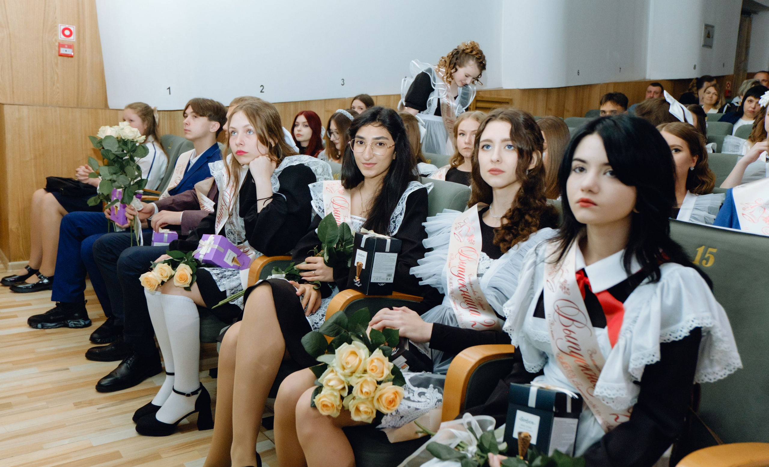 Последний звонок 11 класс. Фотограф Софья Володкина