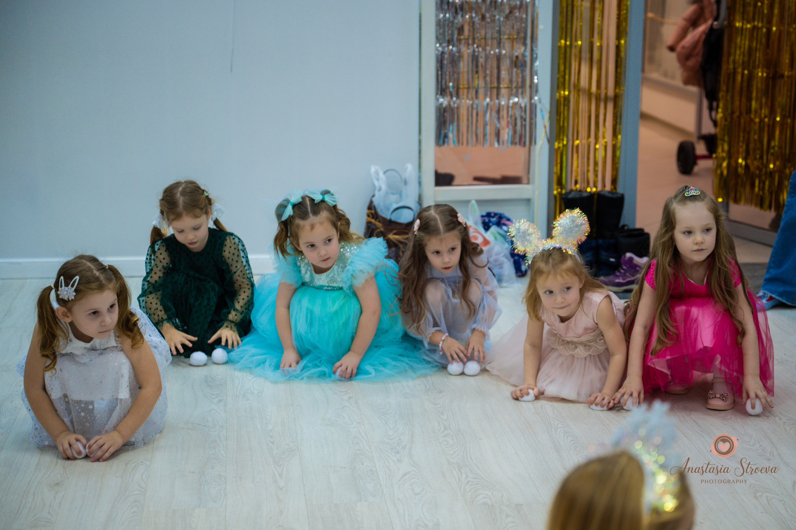 Новый год в танцах. Семейный и детский фотограф в Королеве, Москве и Московской области Строева Анастасия