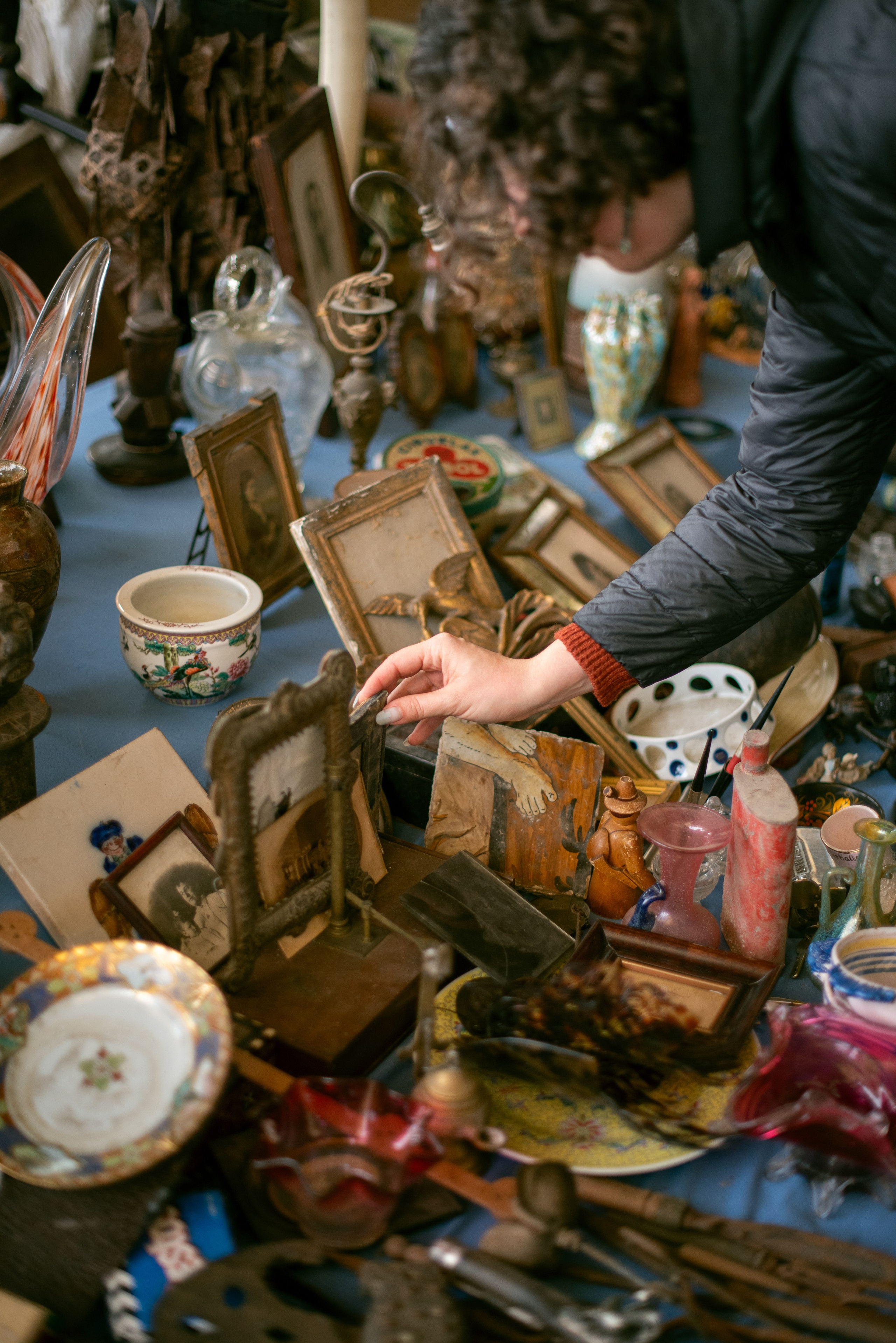 Anna. Antique Dealer. Documentary family photography in Barcelona and beyond