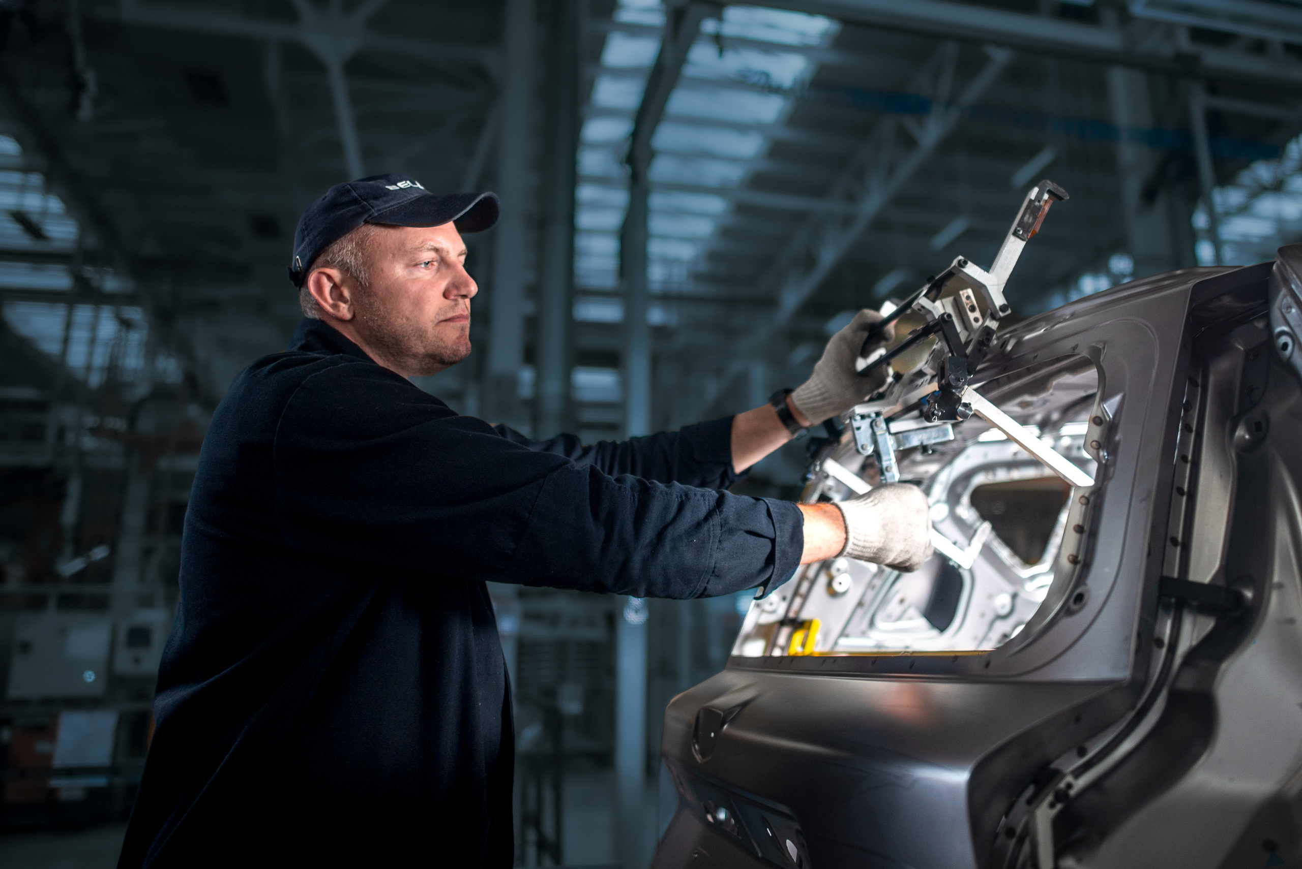 ТЯЖЕЛАЯ ПРОМЫШЛЕННОСТЬ. Режиссёр, клипмейкер, фотограф — Андрей Охота