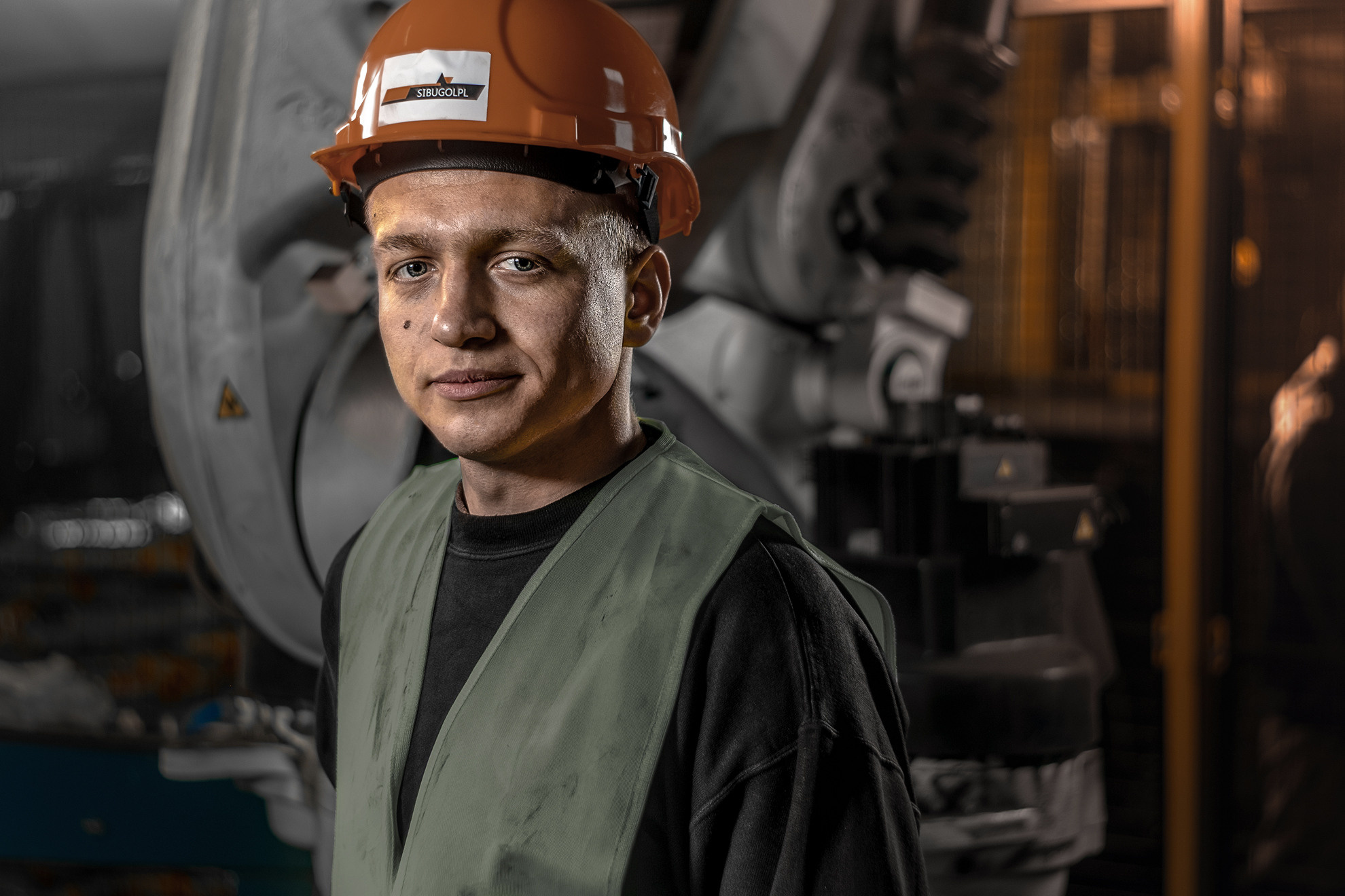 ТЯЖЕЛАЯ ПРОМЫШЛЕННОСТЬ. Режиссёр, клипмейкер, фотограф — Андрей Охота