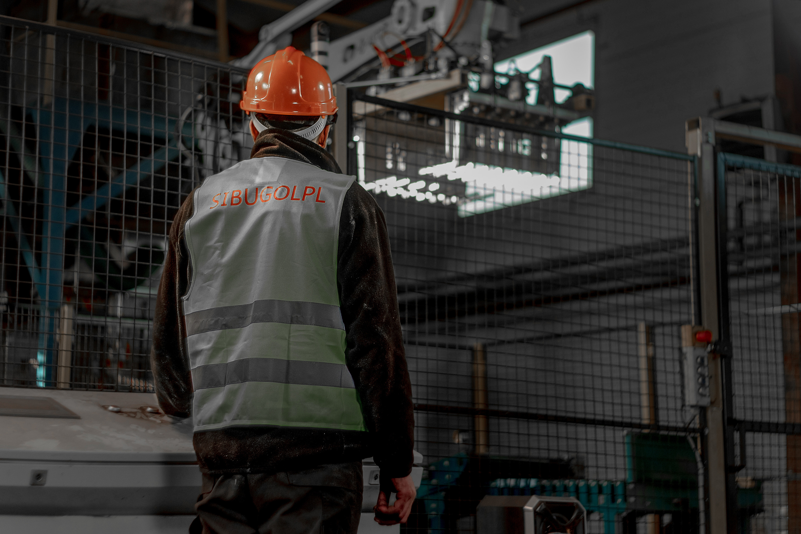 ТЯЖЕЛАЯ ПРОМЫШЛЕННОСТЬ. Режиссёр, клипмейкер, фотограф — Андрей Охота