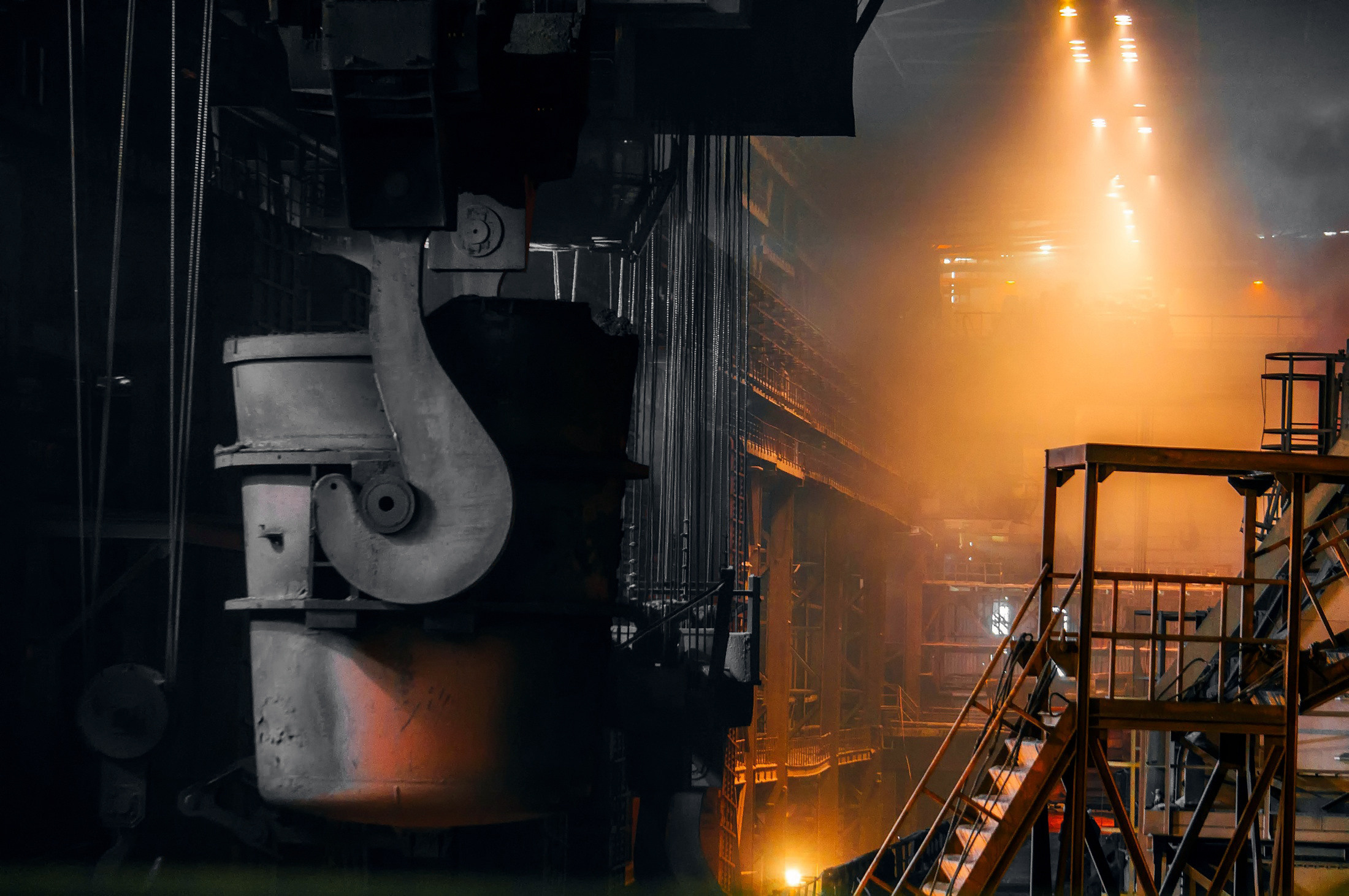 ТЯЖЕЛАЯ ПРОМЫШЛЕННОСТЬ. Режиссёр, клипмейкер, фотограф — Андрей Охота