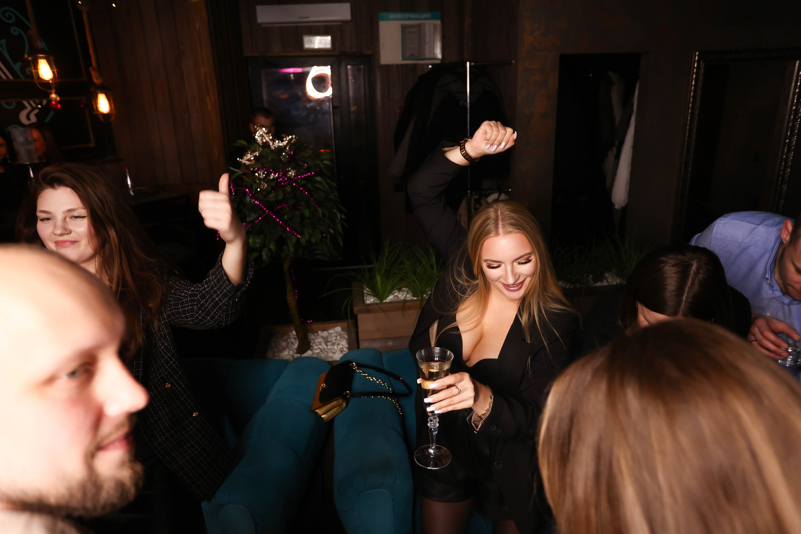 15/12/23 Новогоднее караоке в Мята Спортивная. Мята Спортивная — Кальянная, караоке, бар в Минске