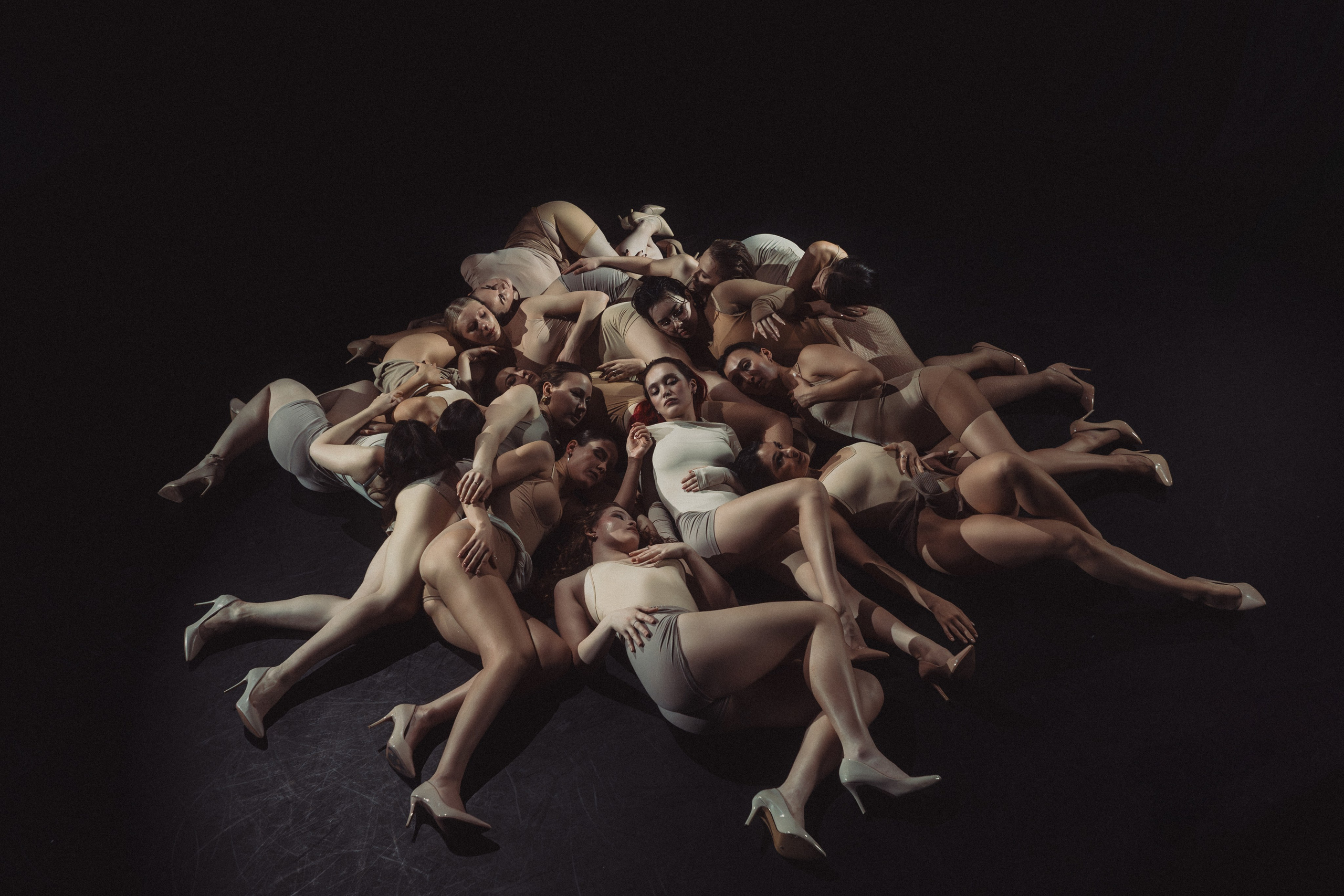 Reportage photography of dancers in the movie pavilion