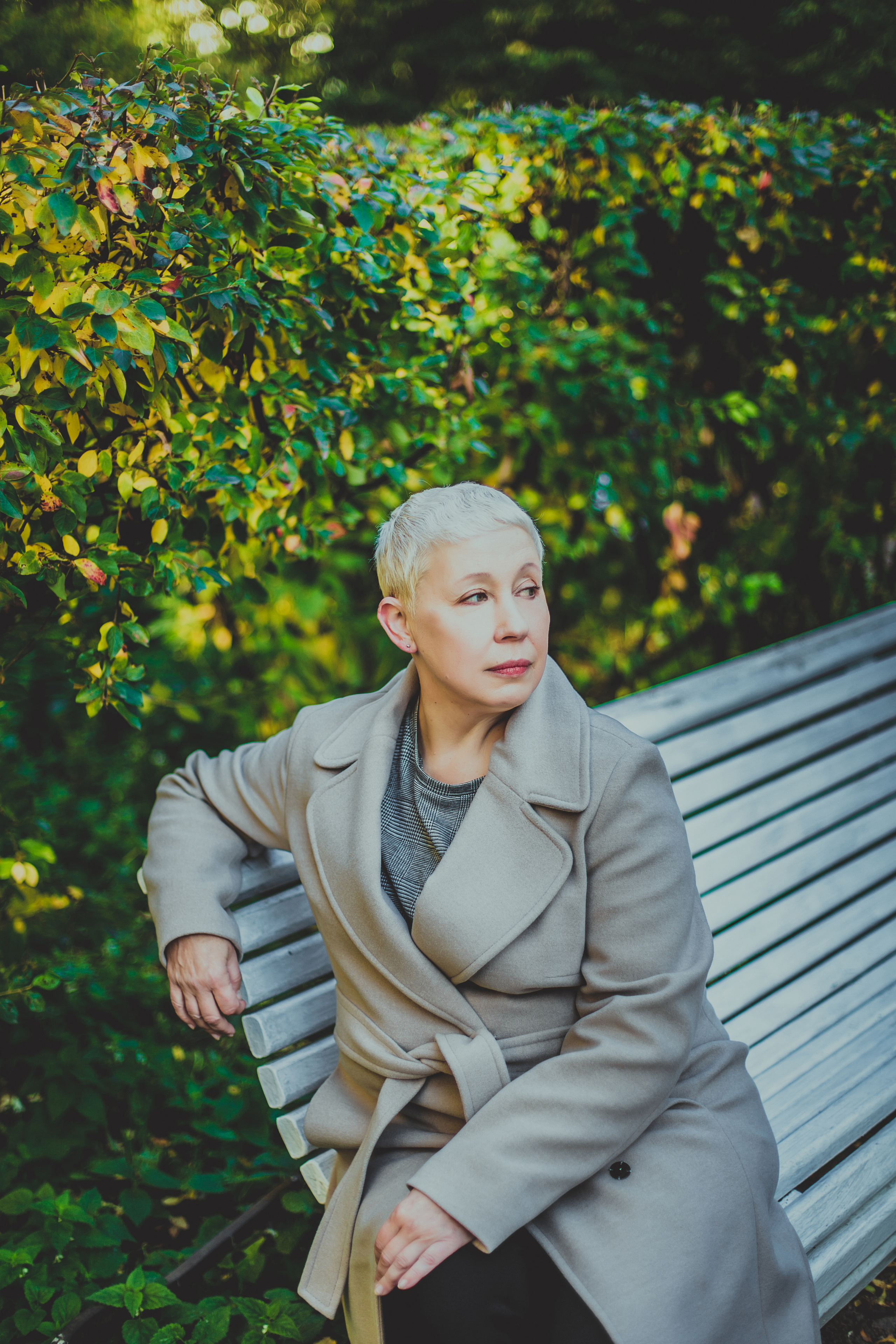 Фотосессия бабушки с внучкой во дворе Сен-Жермен. Детский, свадебный и семейный фотограф Юлия Курбатова, Санкт-Петербург