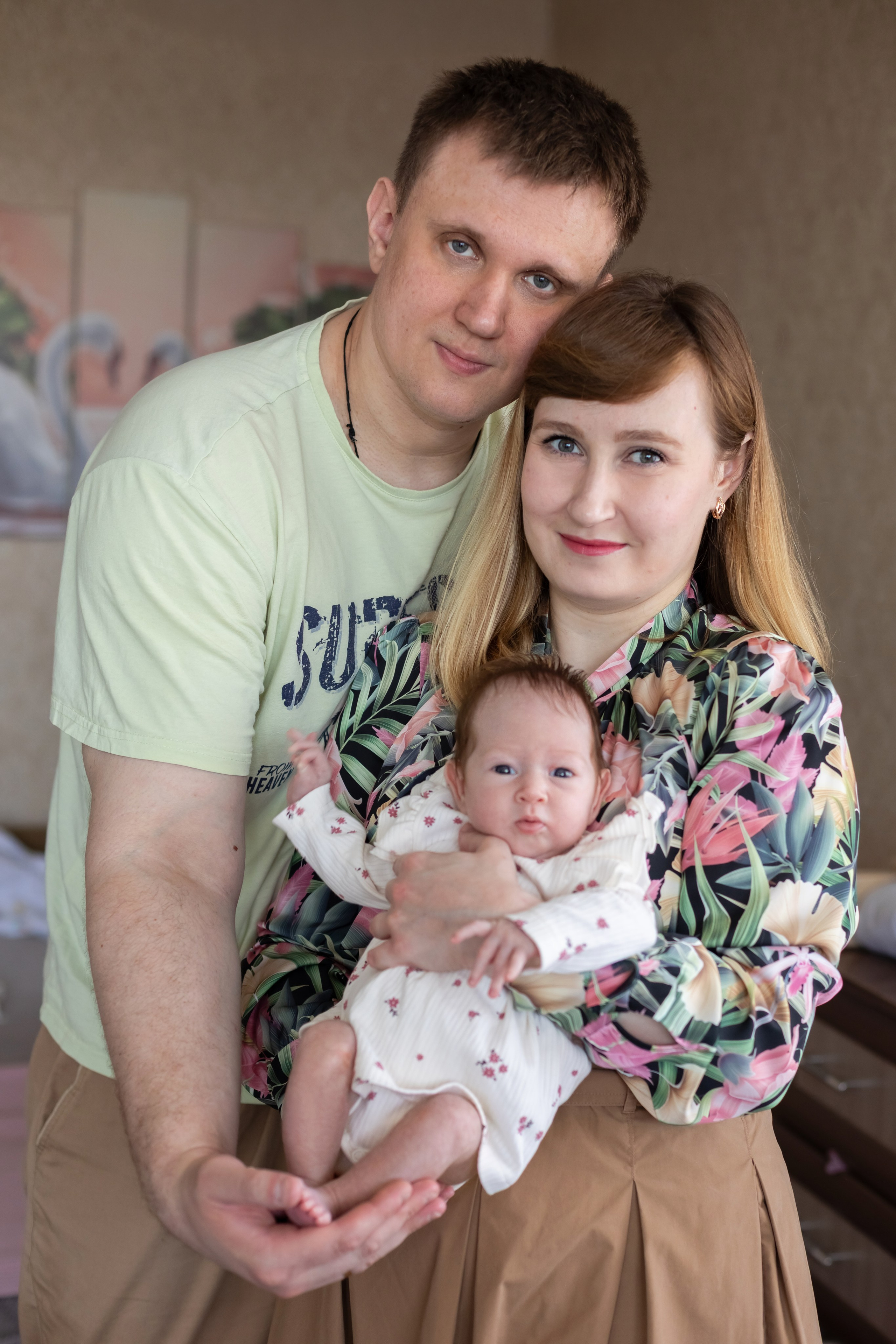 Домашняя съемка новорожденных Москва. Фотосъемка выписки из роддома в Москве, заказать фотографа на выписку ньюборн съемка в роддоме newborn фотограф в Юдино