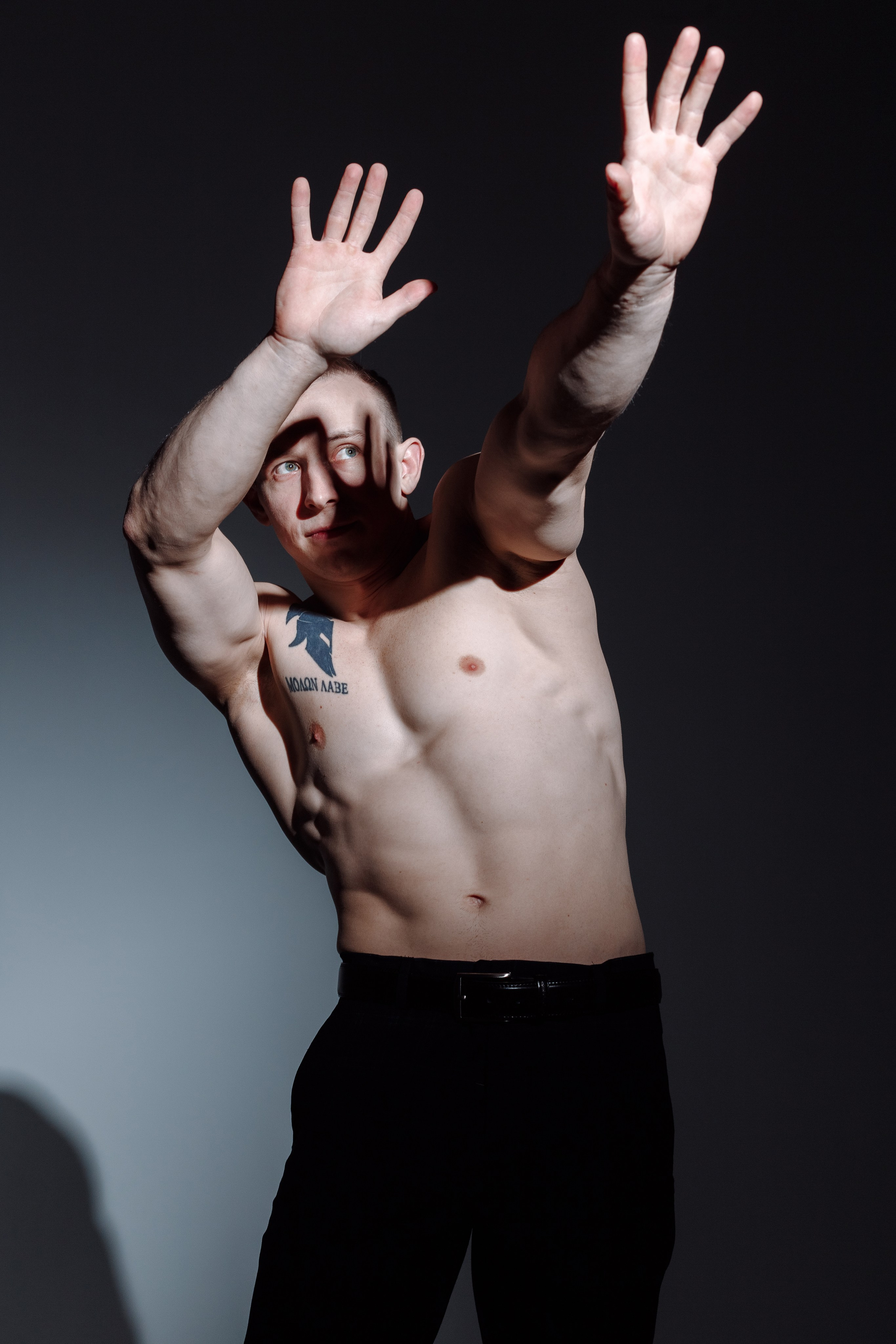 Мужская фотосессия в студии Нижний Новгород. Мужской портрет, Нижний Новгород. Фотосессия спортсмена в Нижнем Новгороде.