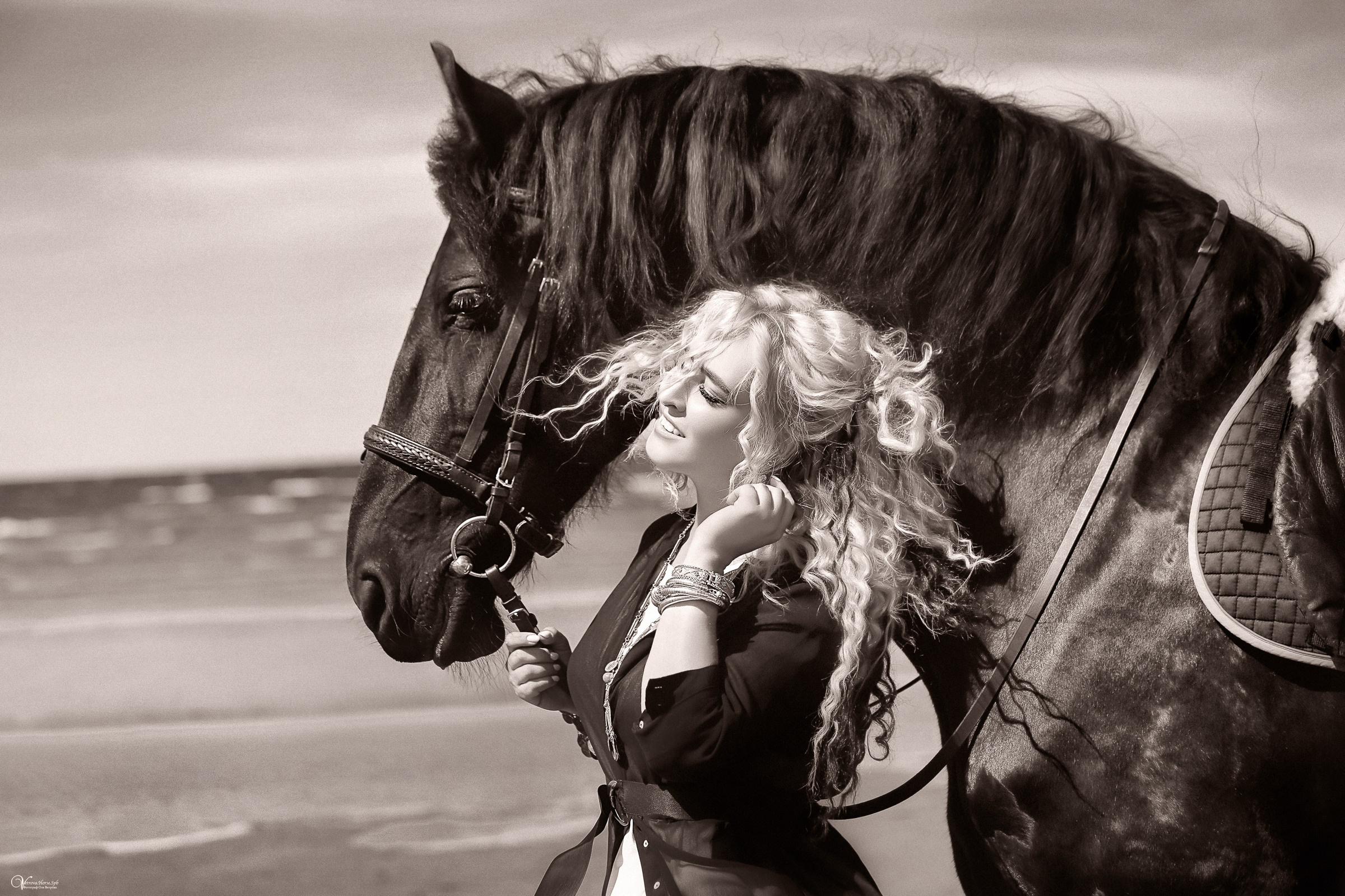 Фотосессия с фризской лошадью и жеребенком. Фотограф женский и мужской портрет Санкт-Петербург