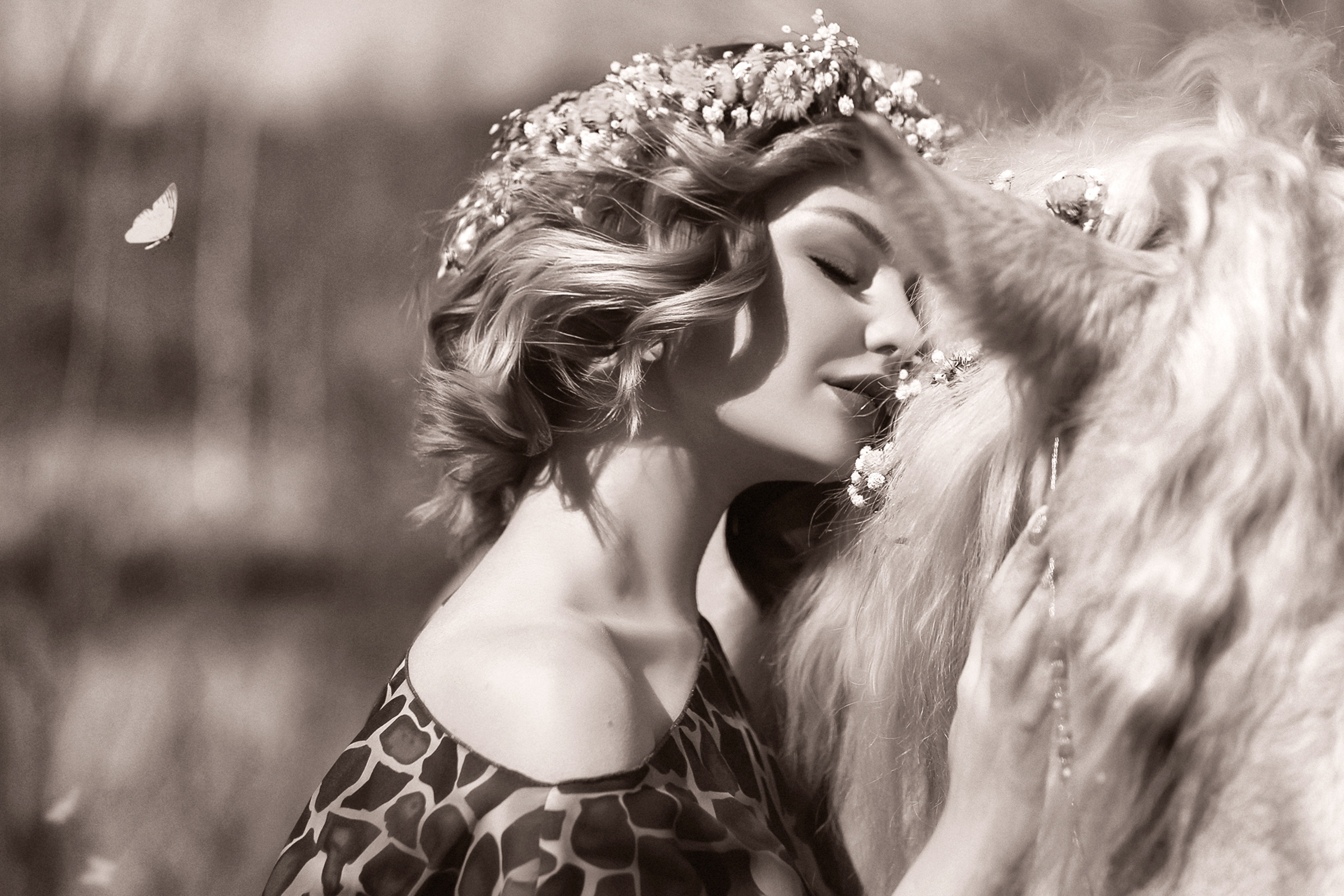 Весенняя конная фотосессия с конем и цветами. Фотограф женский и мужской портрет Санкт-Петербург