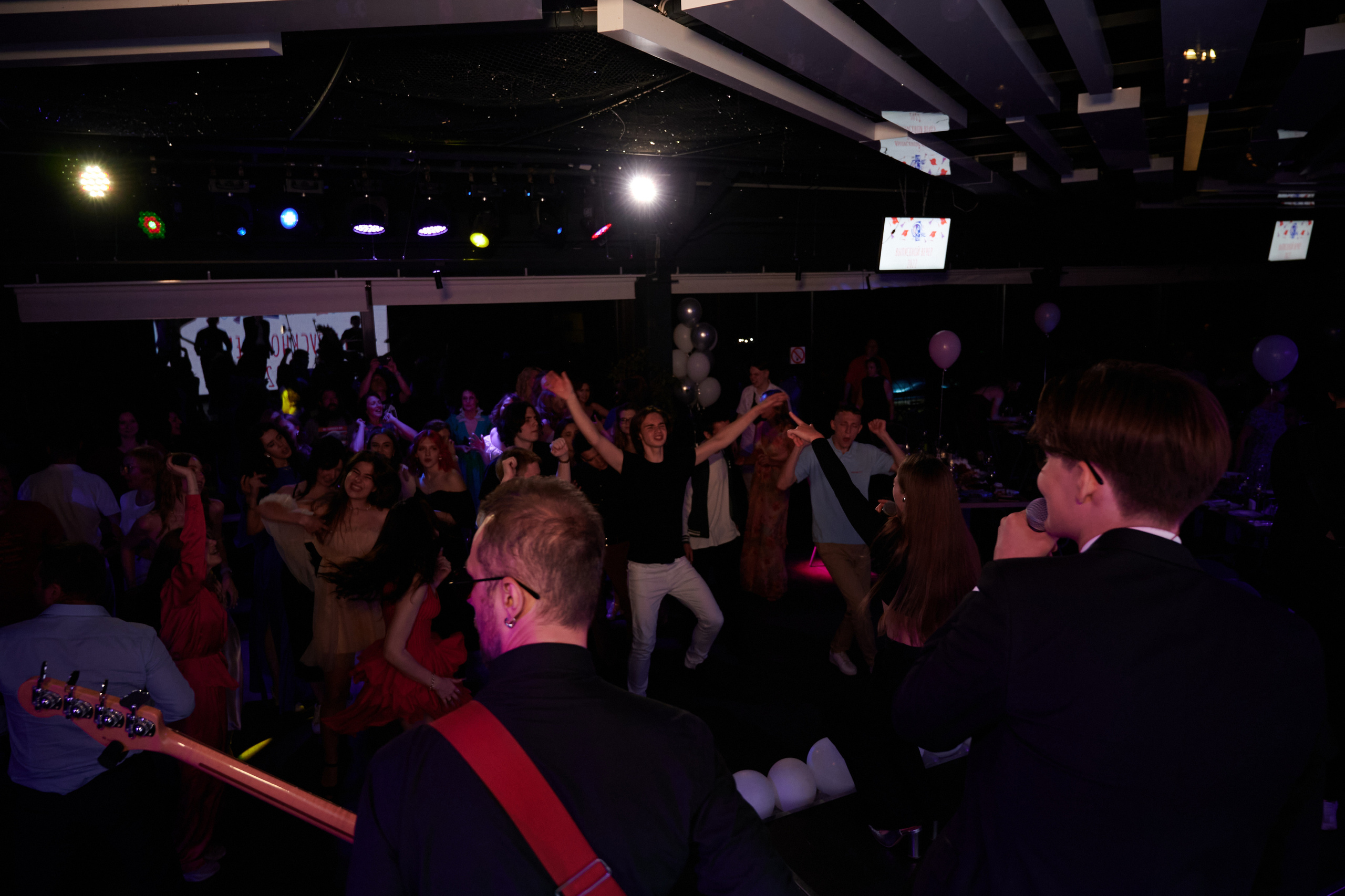 Выпускной 124 школы + video. Профессиональный репортажный фотограф в Самаре Никита Королев