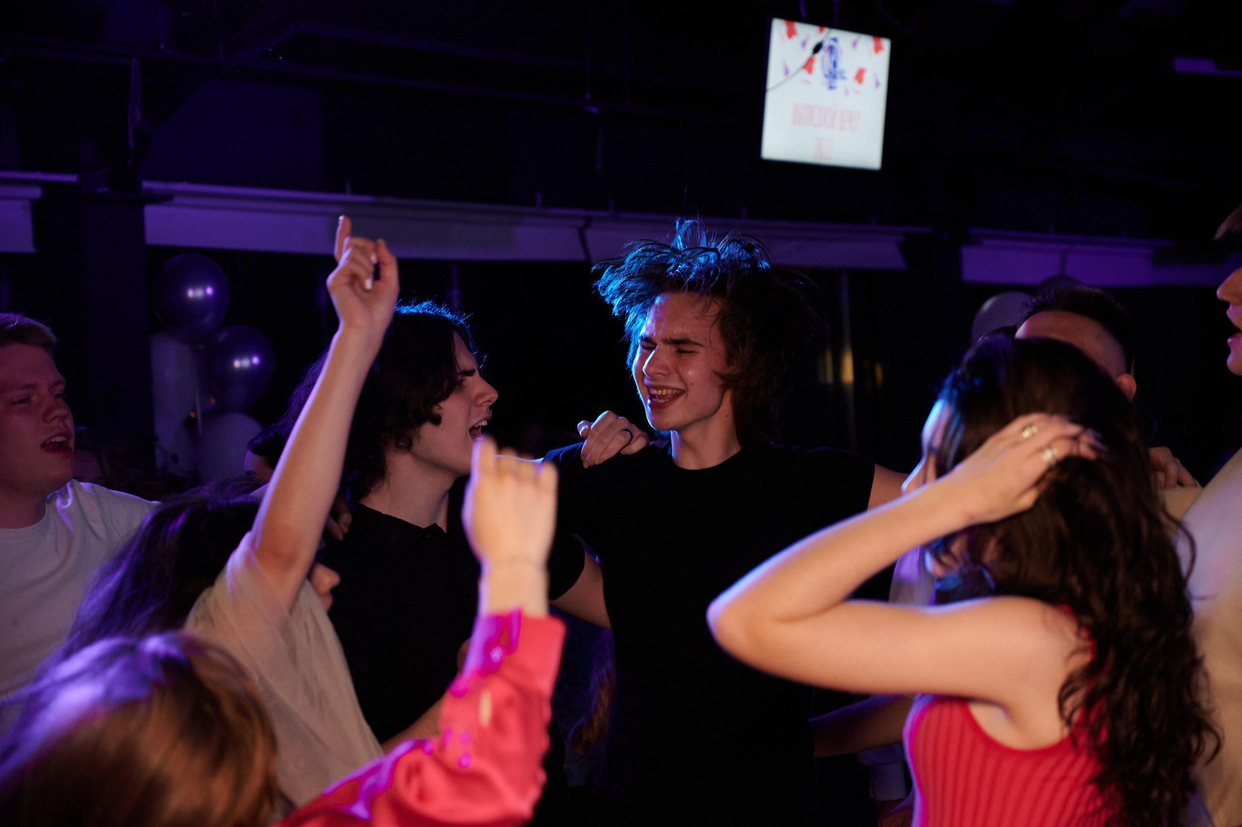 Выпускной 124 школы + video. Профессиональный репортажный фотограф в Самаре Никита Королев