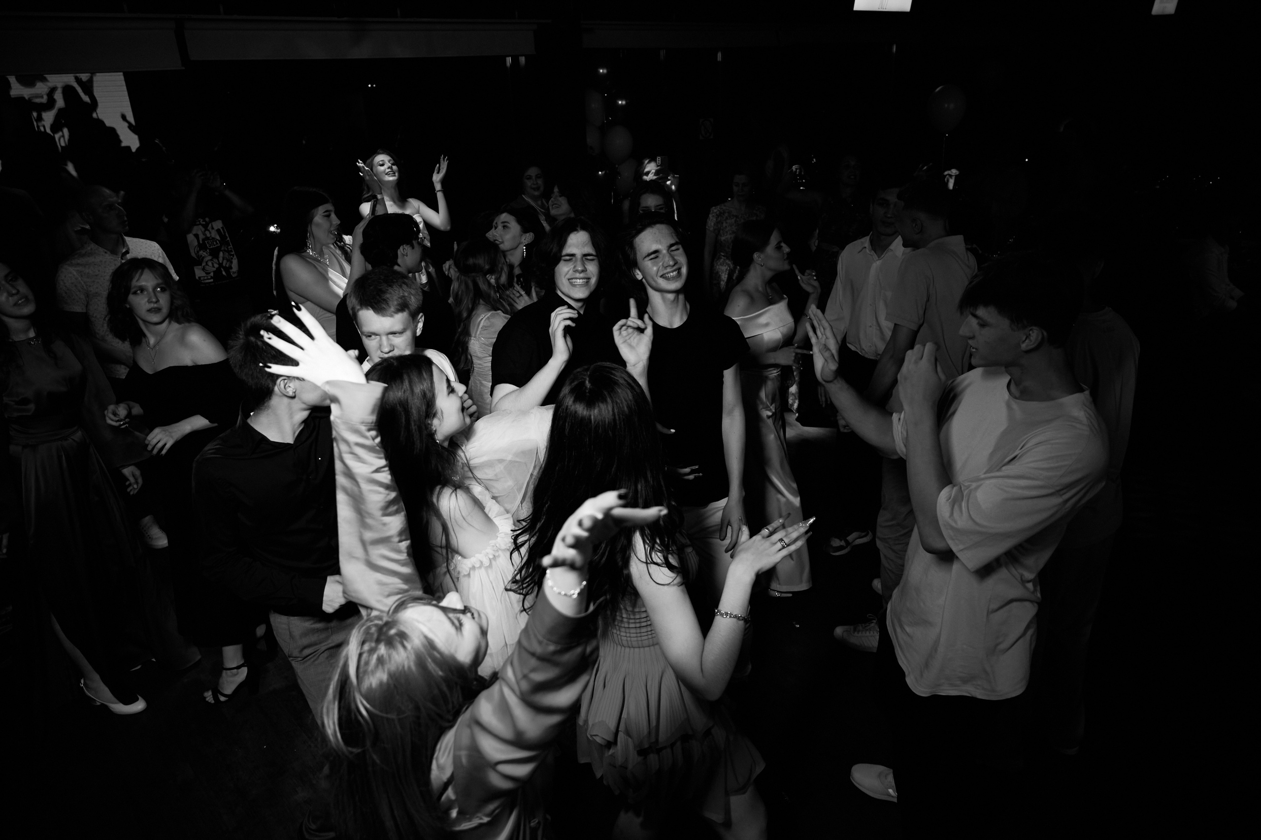 Выпускной 124 школы + video. Профессиональный репортажный фотограф в Самаре Никита Королев