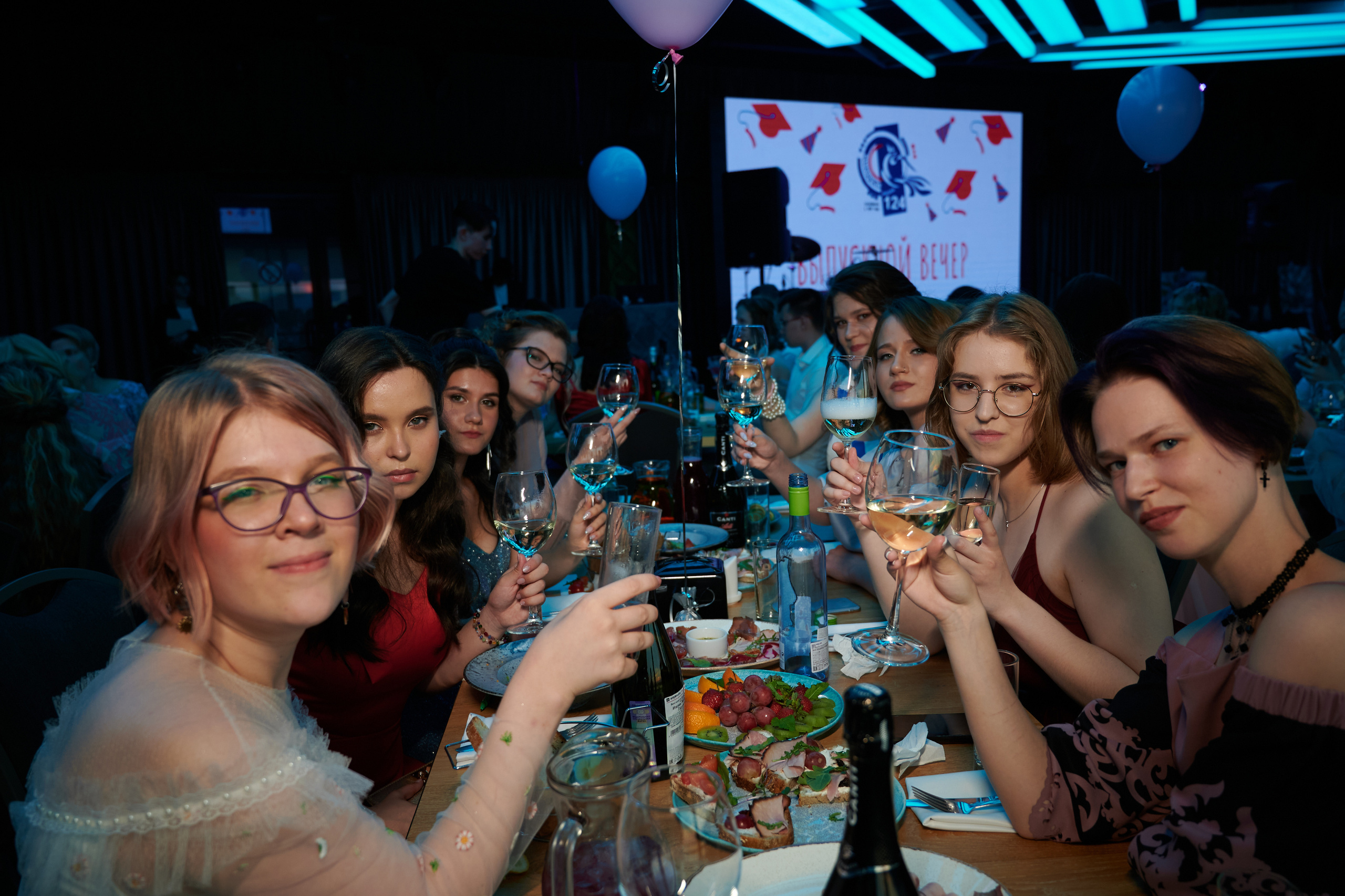 Выпускной 124 школы + video. Профессиональный репортажный фотограф в Самаре Никита Королев