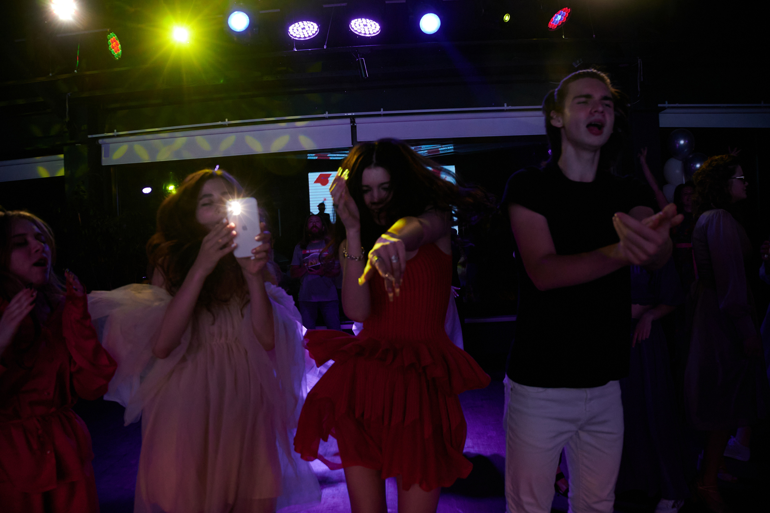 Выпускной 124 школы + video. Профессиональный репортажный фотограф в Самаре Никита Королев