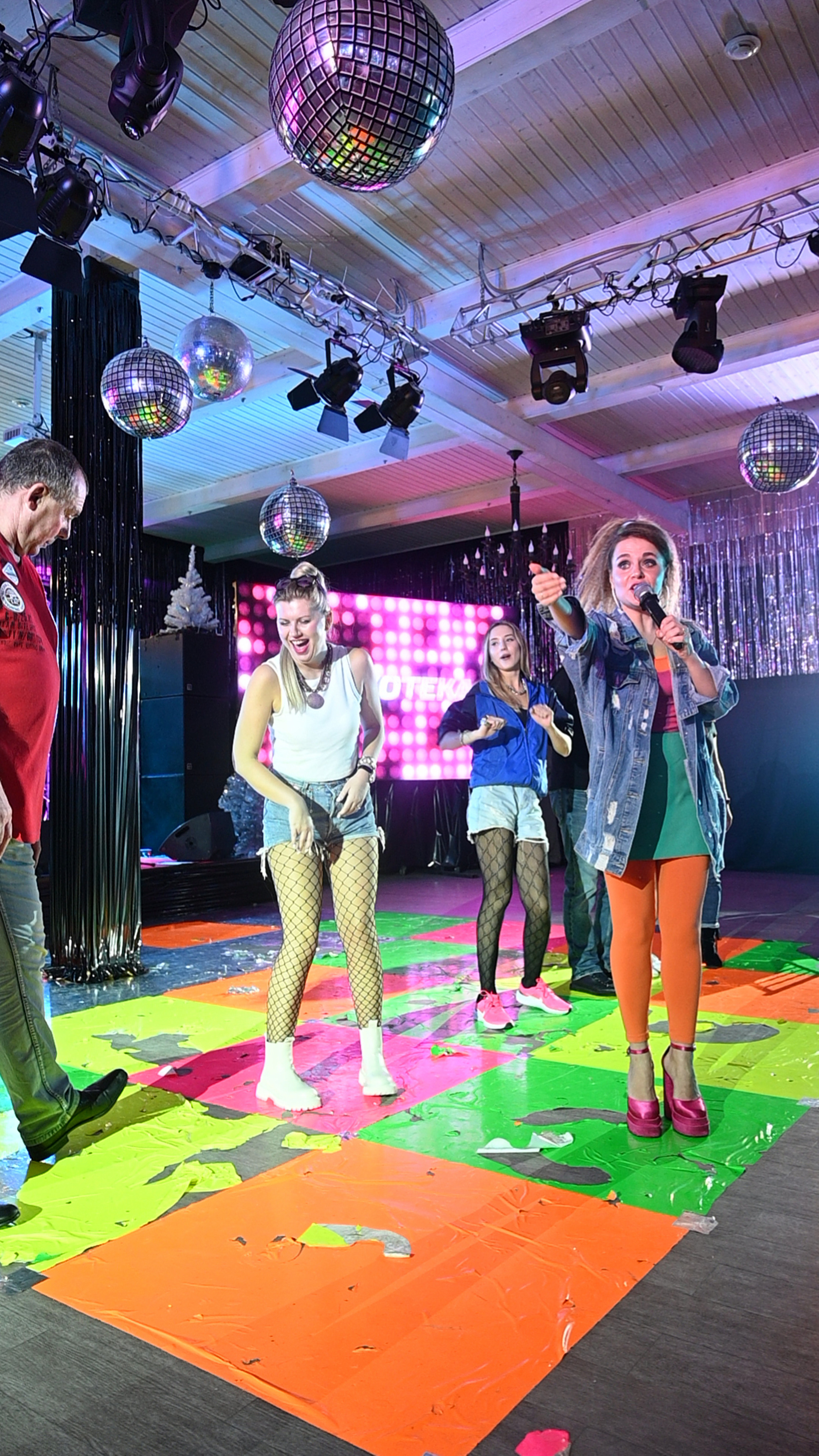 Новый год в стиле 90 х + video. Профессиональный репортажный фотограф в Самаре Никита Королев