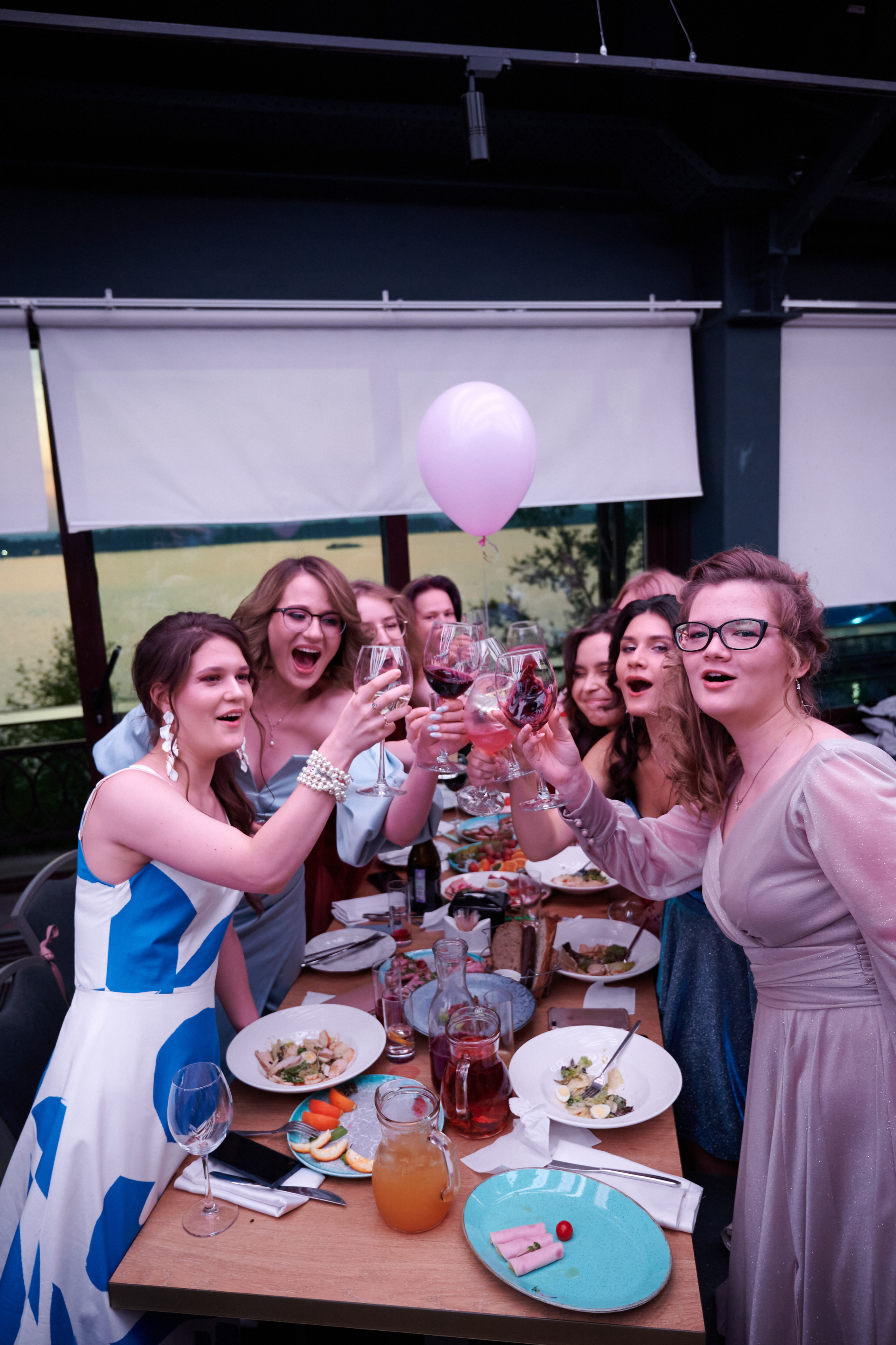 Выпускной 124 школы + video. Профессиональный репортажный фотограф в Самаре Никита Королев