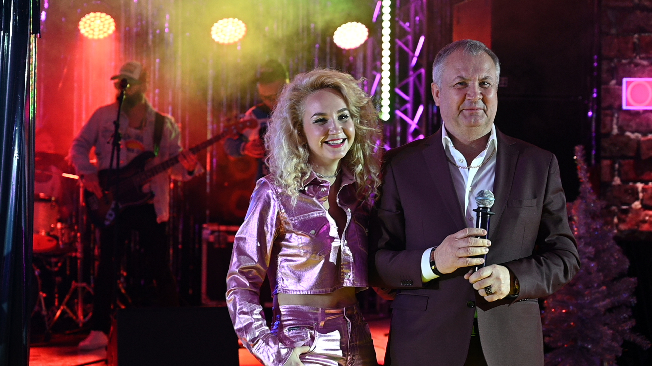 Новый год в стиле 90 х + video. Профессиональный репортажный фотограф в Самаре Никита Королев