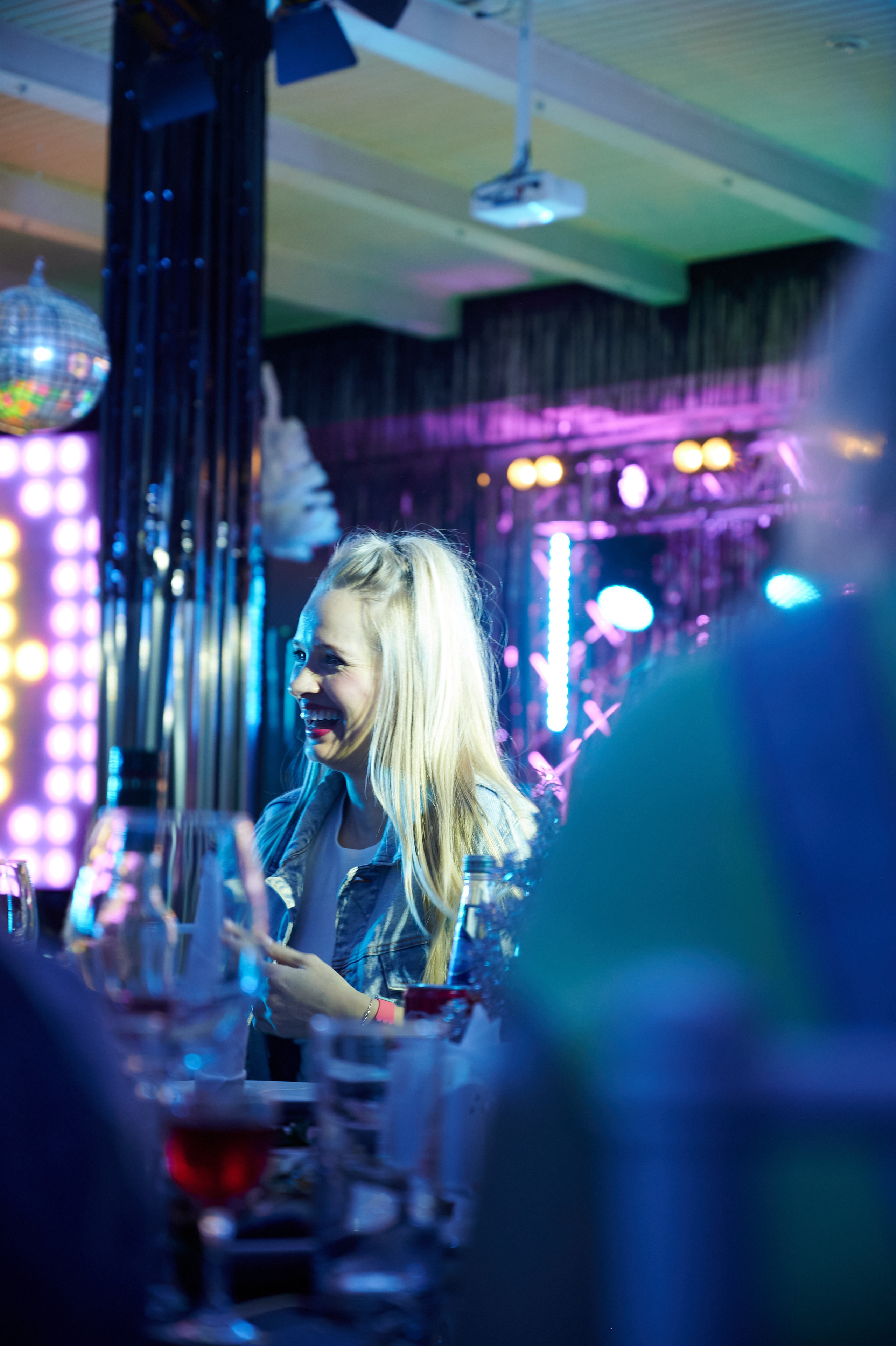 Новый год в стиле 90 х + video. Профессиональный репортажный фотограф в Самаре Никита Королев