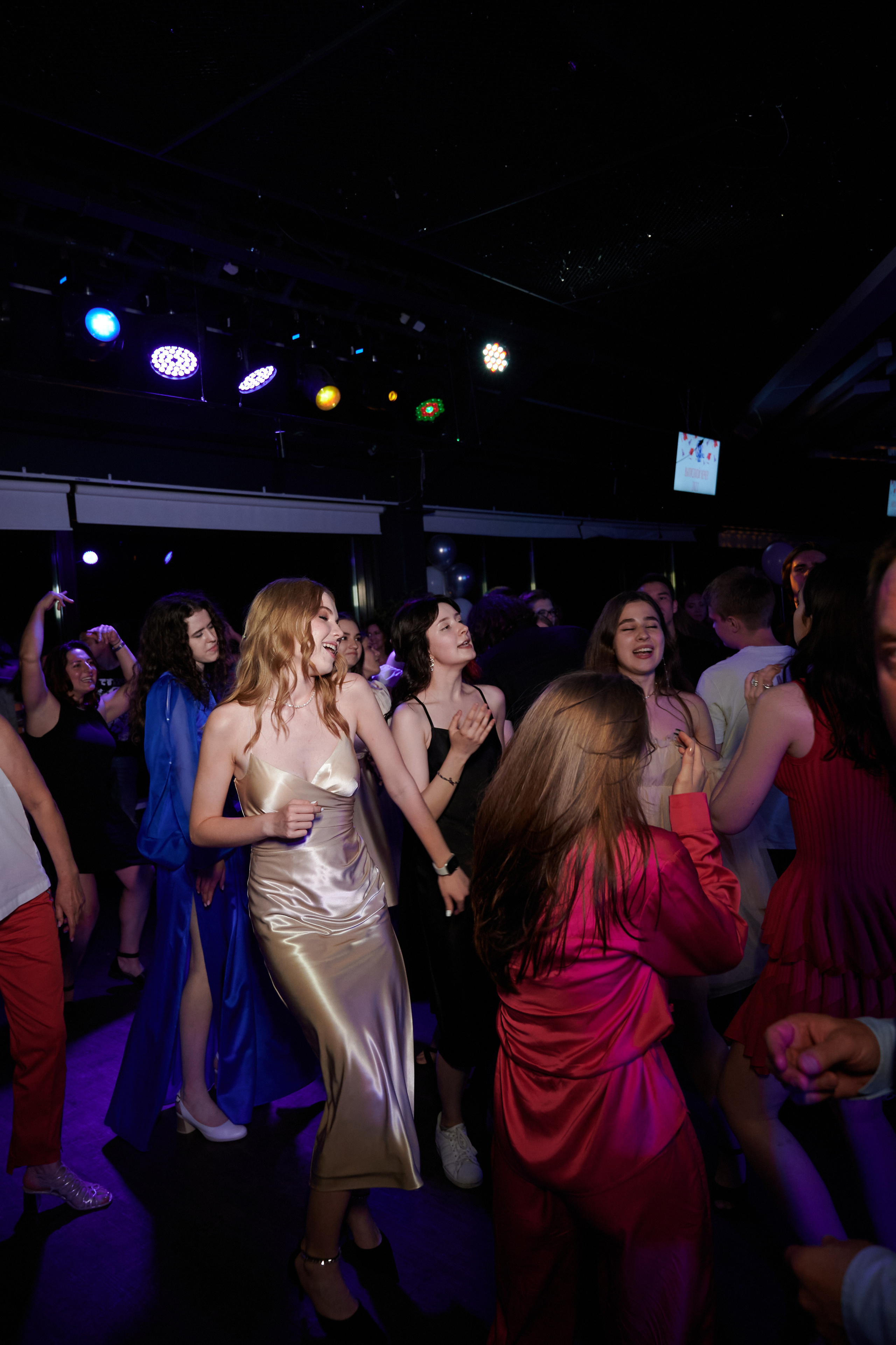 Выпускной 124 школы + video. Профессиональный репортажный фотограф в Самаре Никита Королев