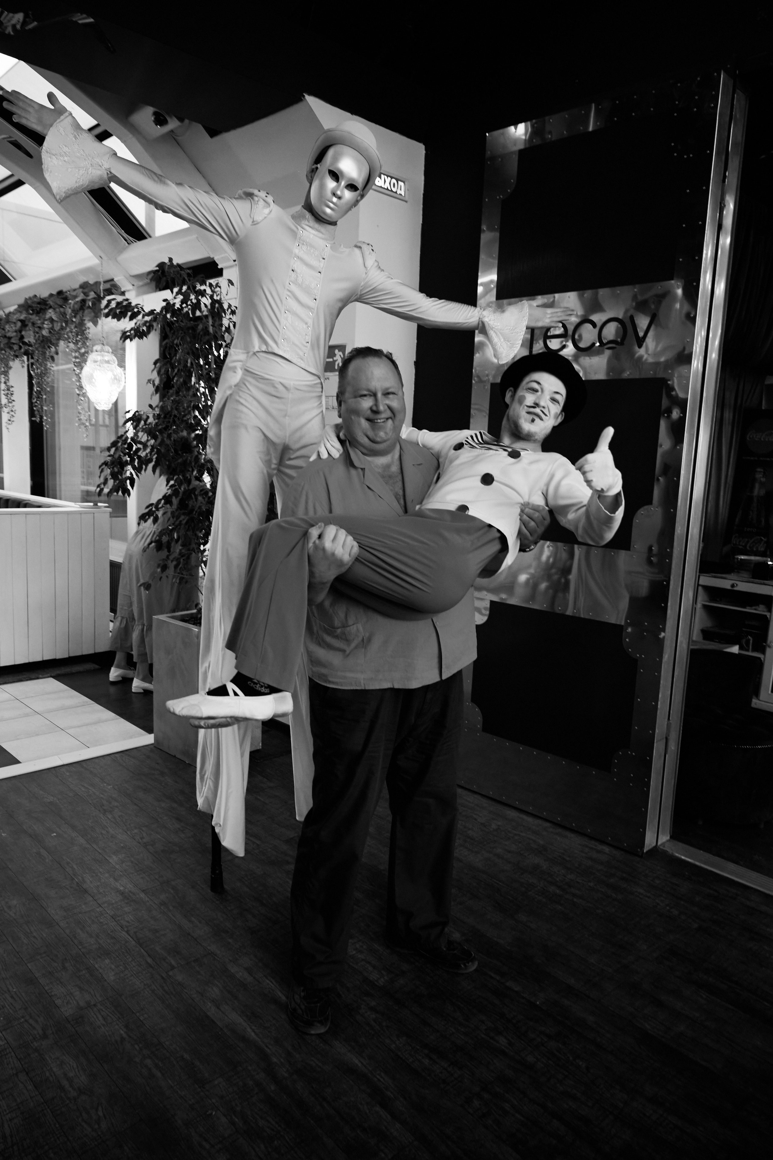 Выпускной 124 школы + video. Профессиональный репортажный фотограф в Самаре Никита Королев