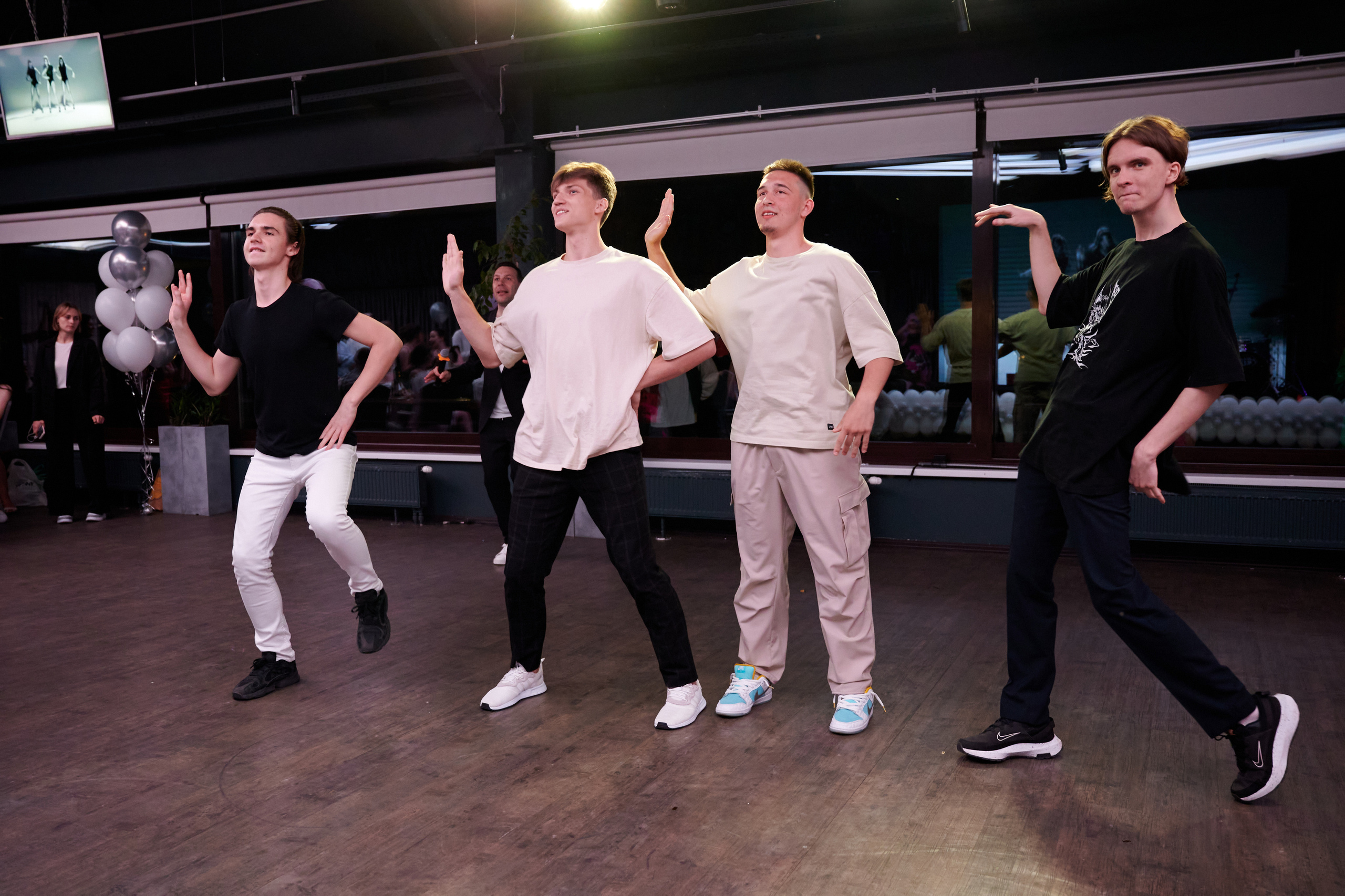 Выпускной 124 школы + video. Профессиональный репортажный фотограф в Самаре Никита Королев