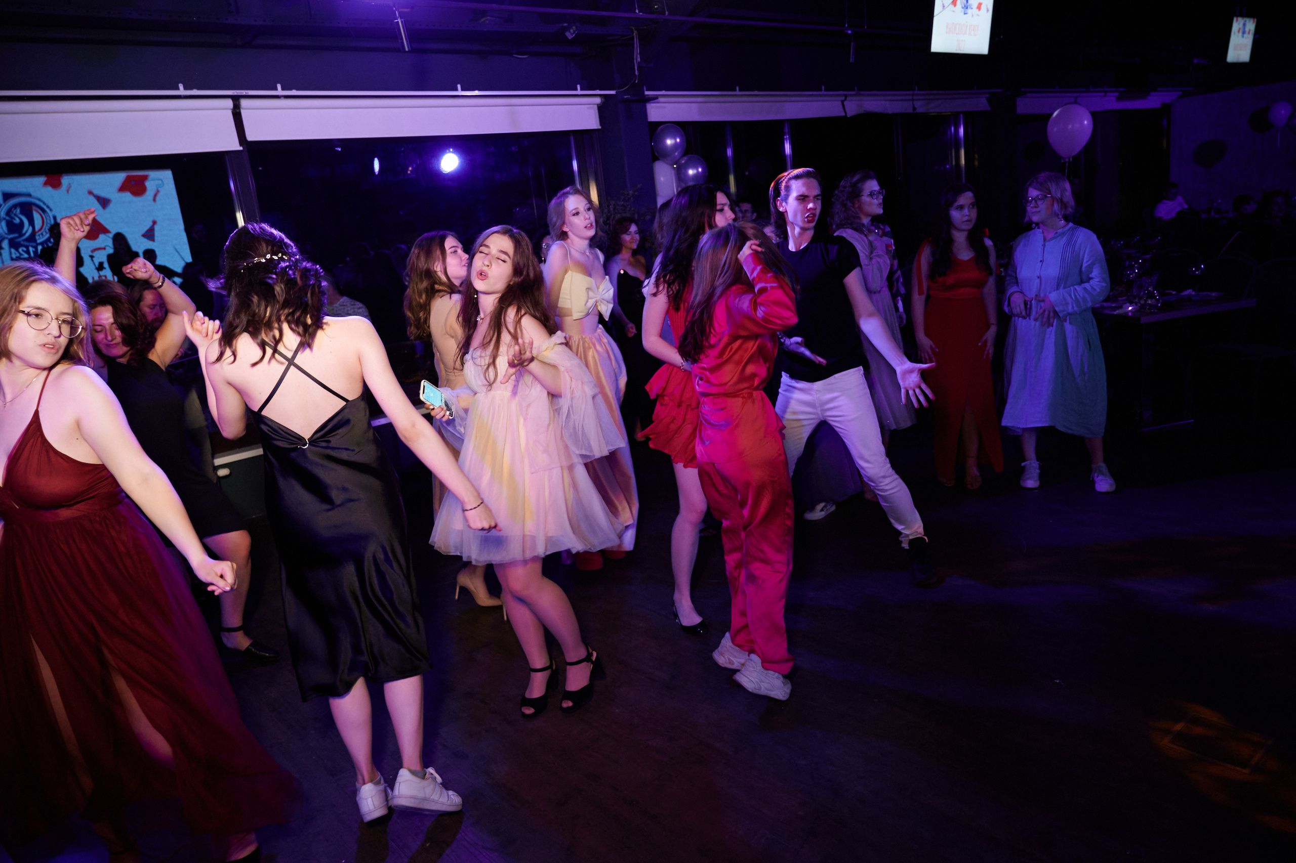 Выпускной 124 школы + video. Профессиональный репортажный фотограф в Самаре Никита Королев