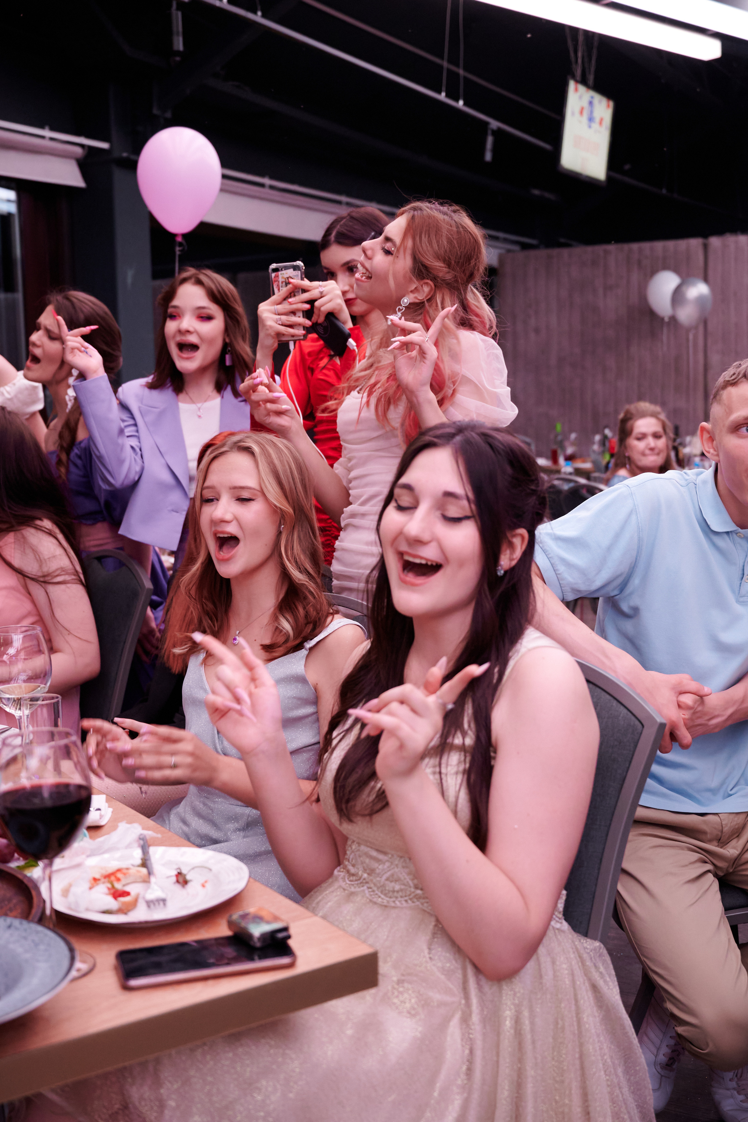 Выпускной 124 школы + video. Профессиональный репортажный фотограф в Самаре Никита Королев