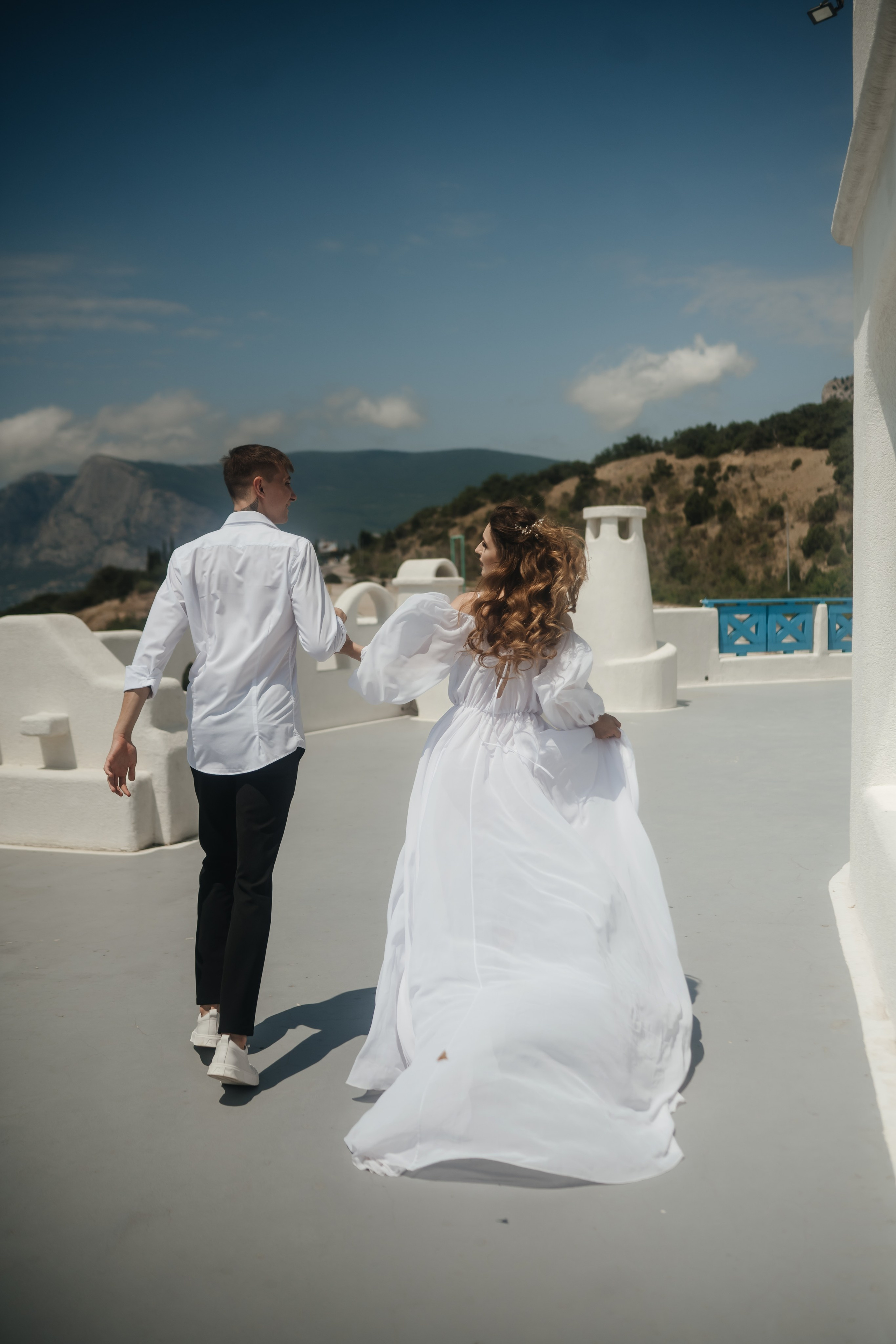 Свадебная фотосъемка в старинном отеле в Крымском Санторини. Свадебный и семейный фотограф и видеограф, Крым, Москва, Санкт -Петербург