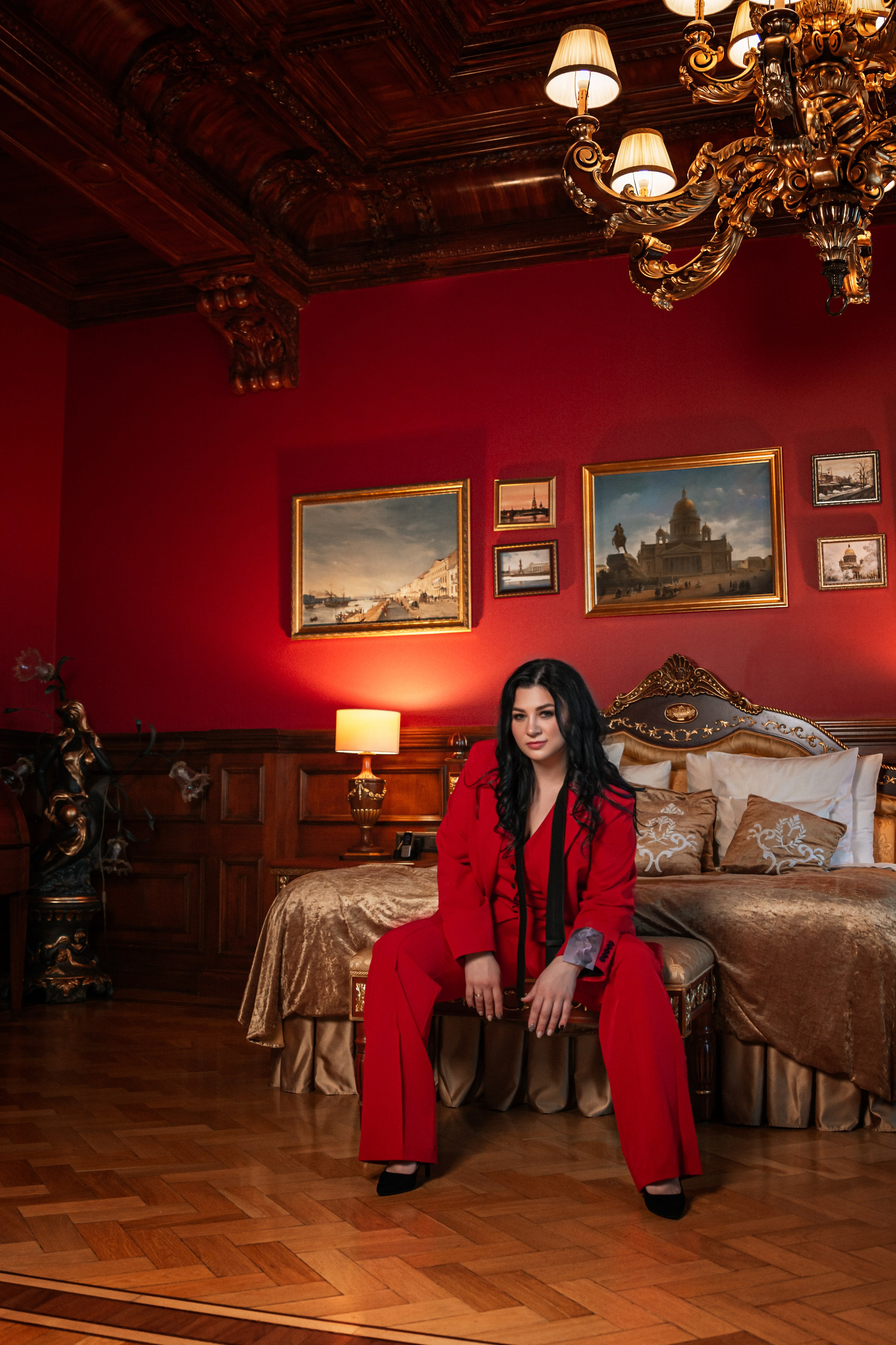 Фотосессия Миссис Бизнес СПб в отеле «Трезини». Портретный фотограф в Санкт-Петербурге Дмитриева Наталия