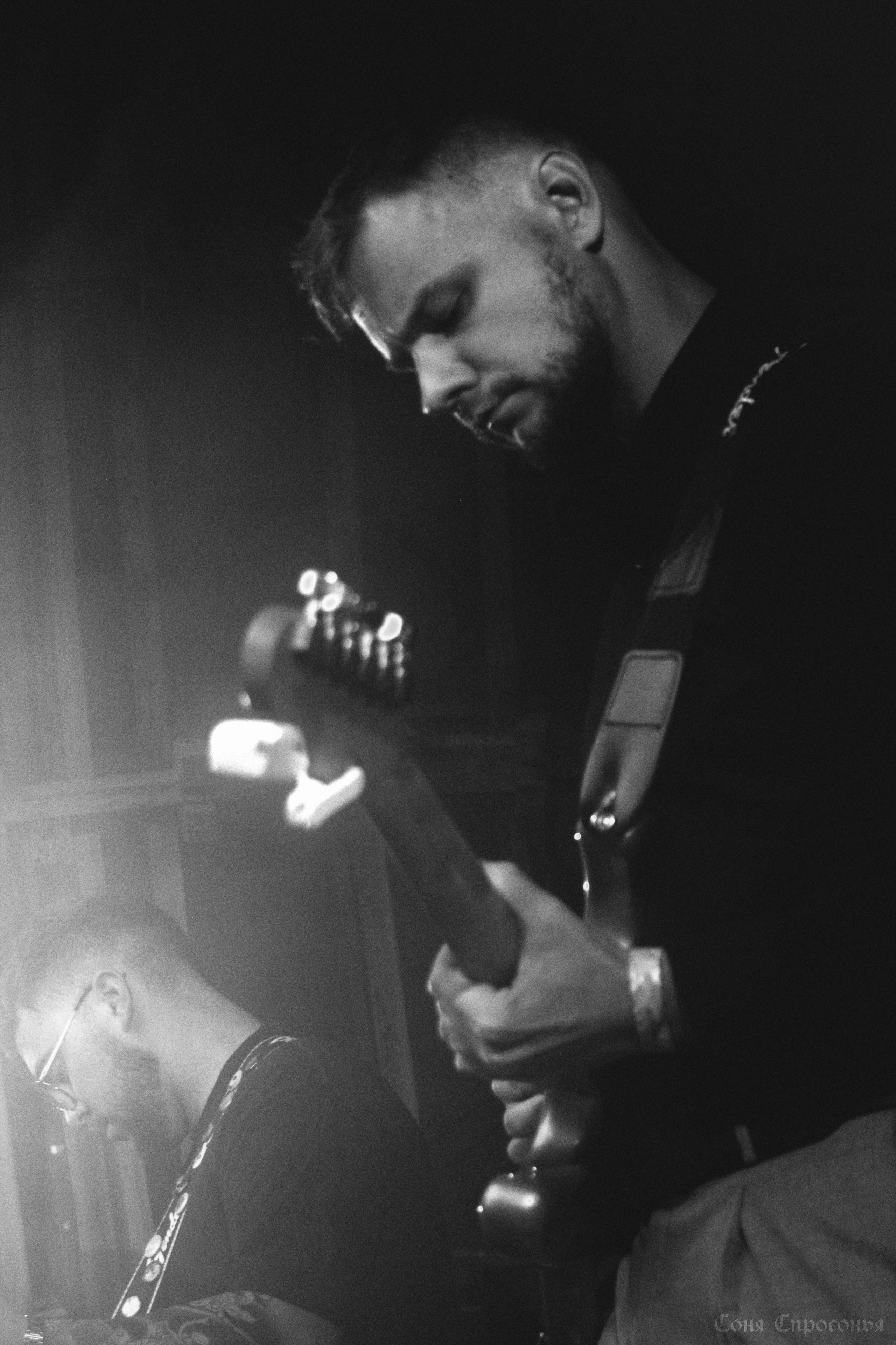 Синестетик 26.08.23. Концертный и портретный фотограф в Москве Соня Спросонья