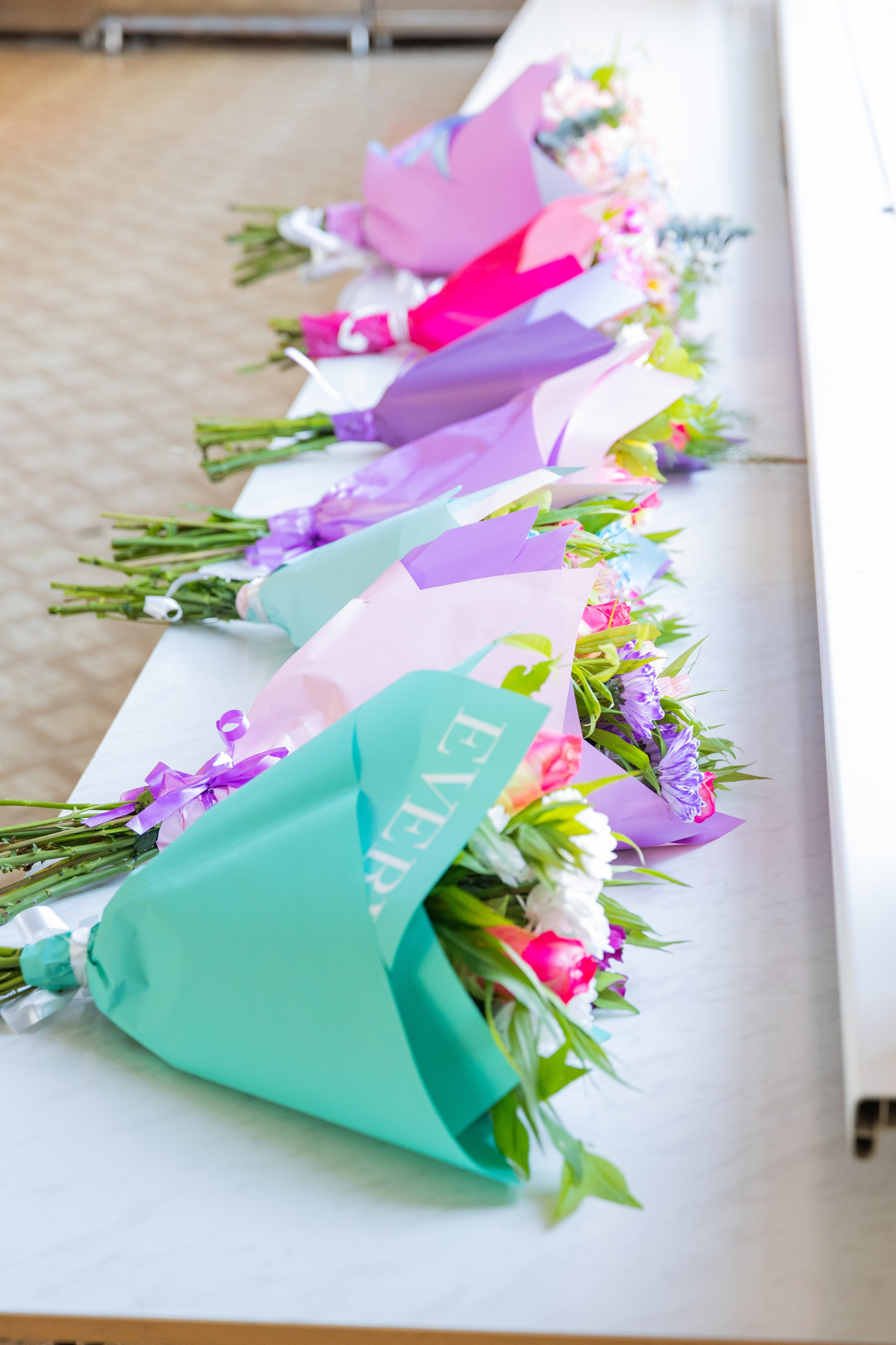 Вручение атестатов в школе № 66. Выпускные альбомы во Владивостоке